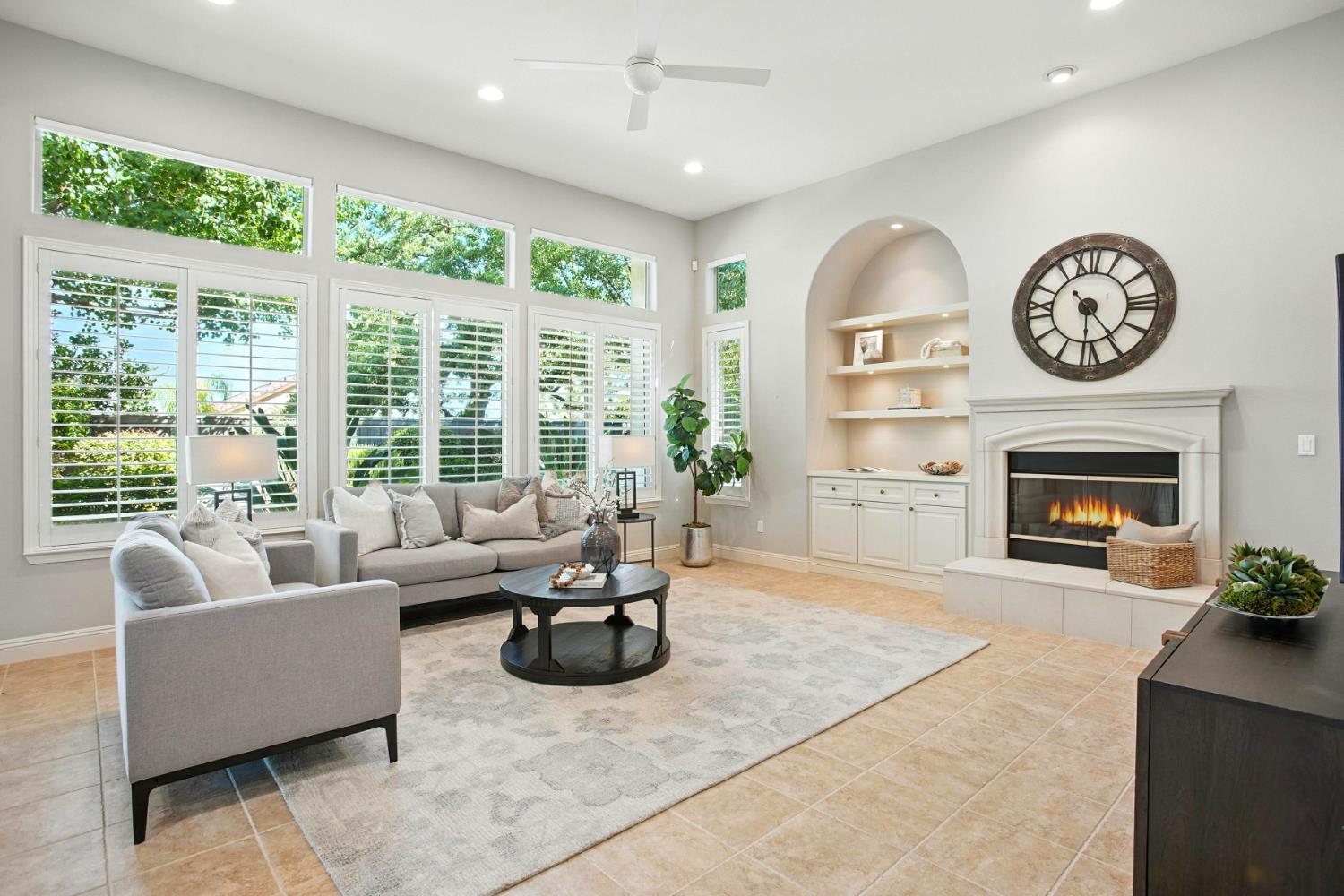 Roseville, California, 95661, United States, 4 Bedrooms Bedrooms, ,3 BathroomsBathrooms,Residential,For Sale,1934690