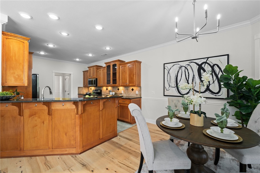 Fayetteville, Arkansas, 72701, United States, 5 Bedrooms Bedrooms, ,4 BathroomsBathrooms,Residential,For Sale,1838012