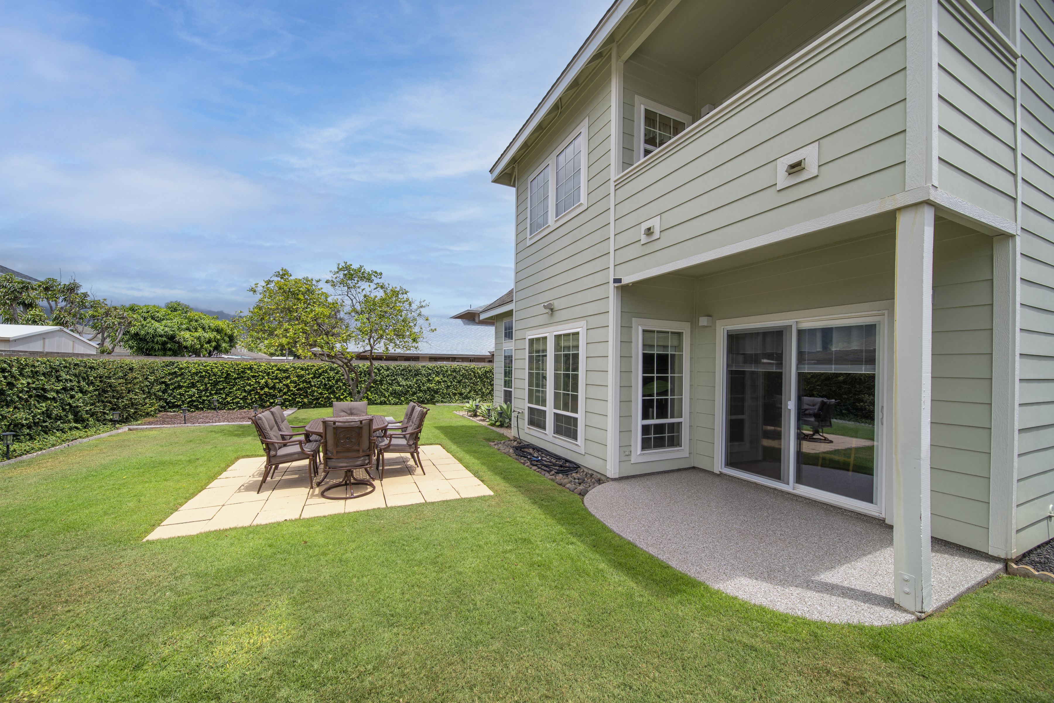  Pride of ownership explains this 4 bedroom 2.5 bath home & backyard - 物件實景
