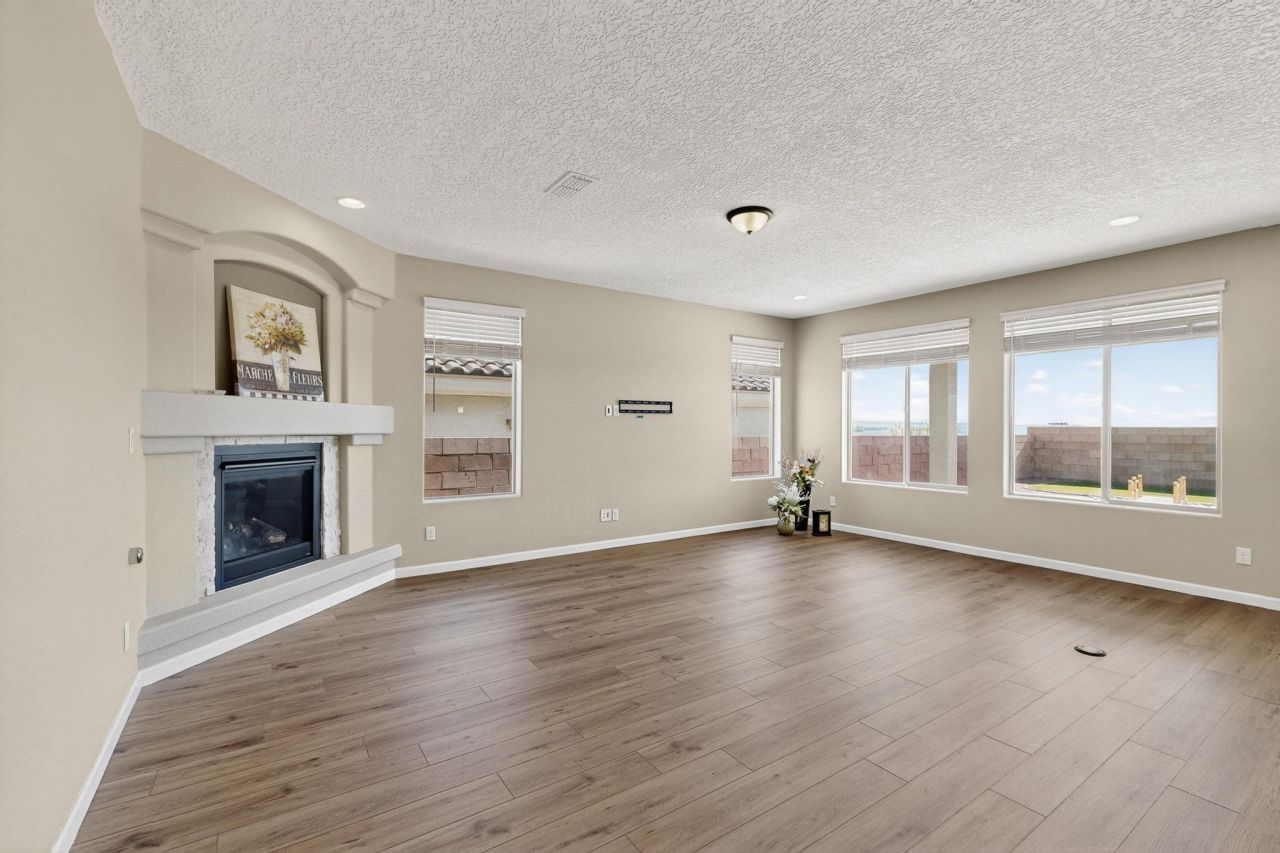 Albuquerque, New Mexico, 87120, United States, 3 Bedrooms Bedrooms, ,2 BathroomsBathrooms,Residential,For Sale,1996094