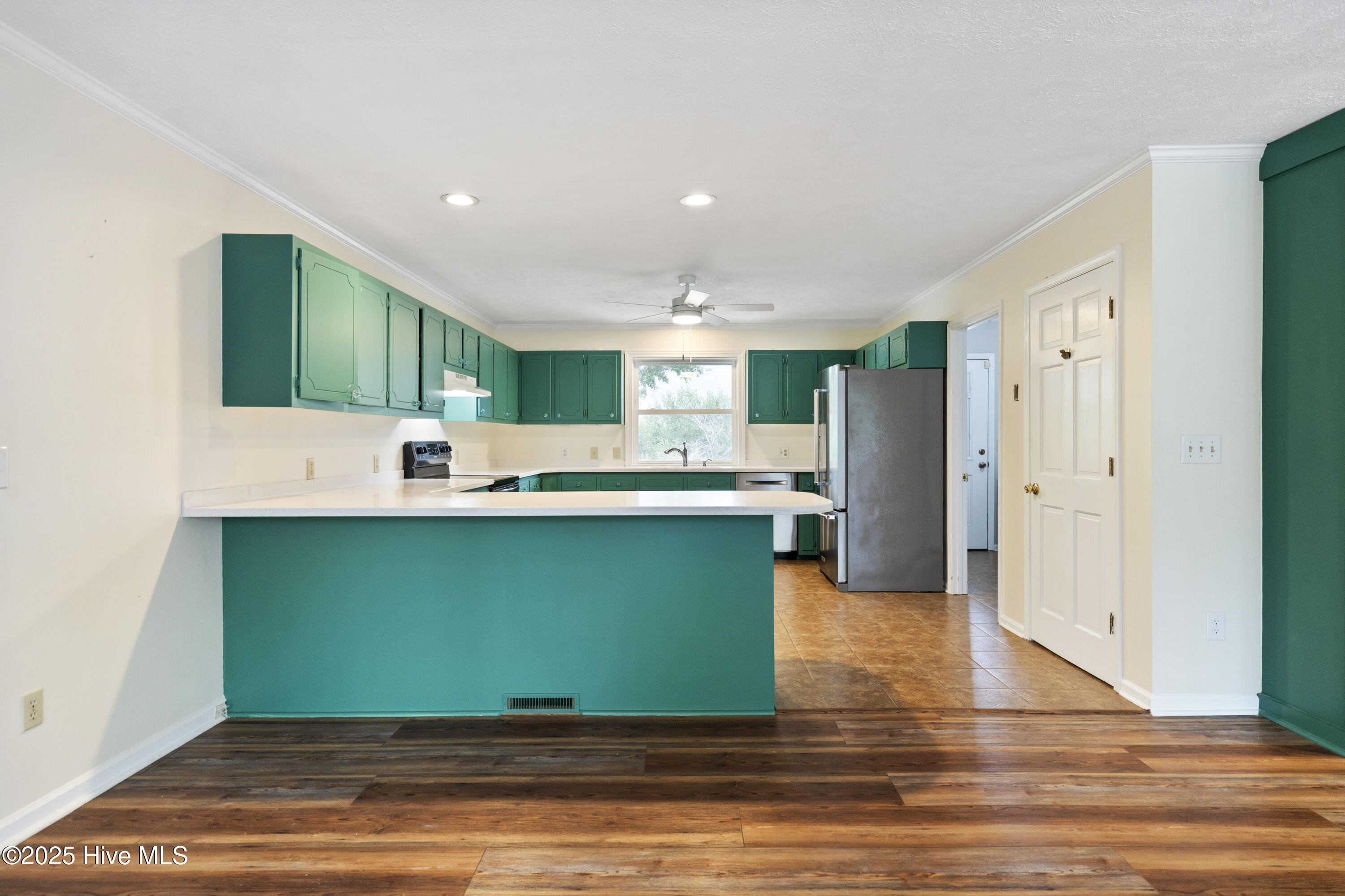 Emerald Isle, North Carolina, 28594, United States, 3 Bedrooms Bedrooms, ,3 BathroomsBathrooms,Residential,For Sale,1991113