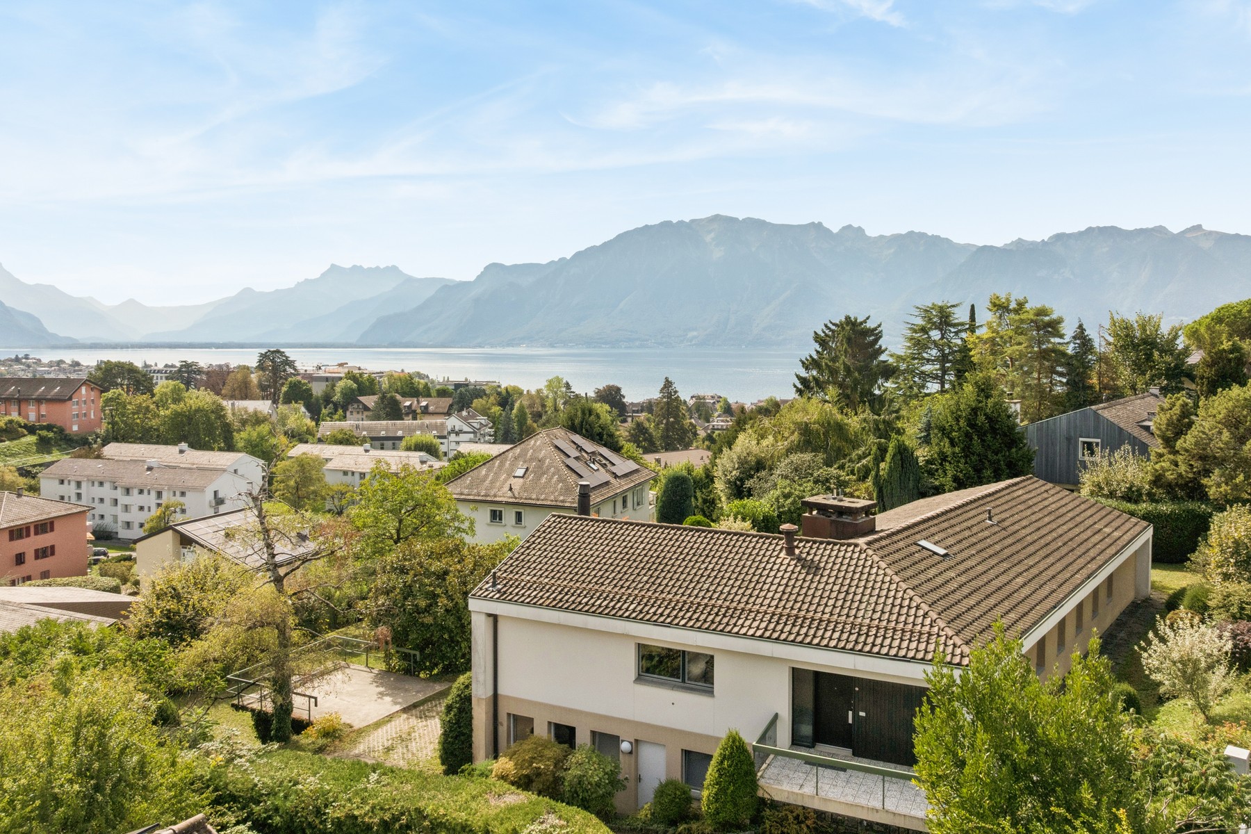  8-room architect-designed villa with a lake view - 物件實景