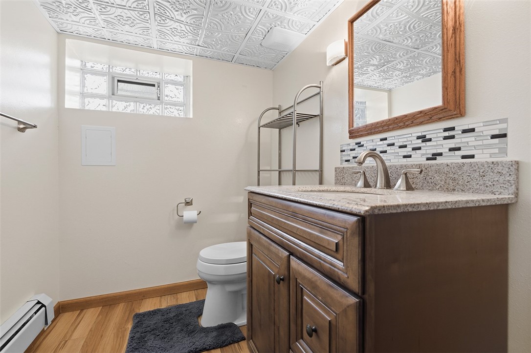 Robinson Twp, Pennsylvania, 15108, United States, 4 Bedrooms Bedrooms, ,5 BathroomsBathrooms,Residential,For Sale,1997080