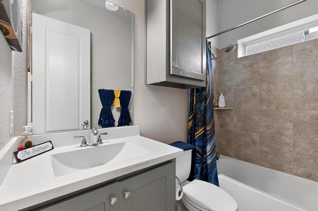 Mansfield, Texas, 76063, United States, 4 Bedrooms Bedrooms, ,3 BathroomsBathrooms,Residential,For Sale,1984510