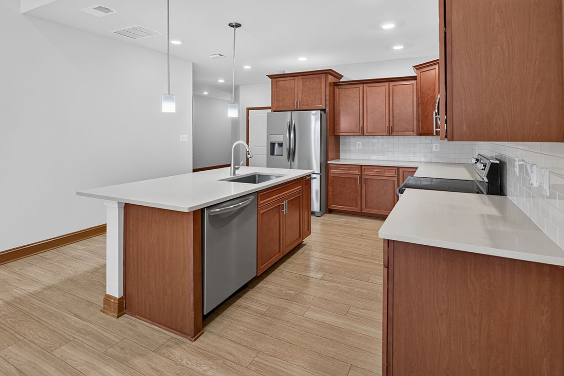  23134 Waggoner Ave - 物件實景