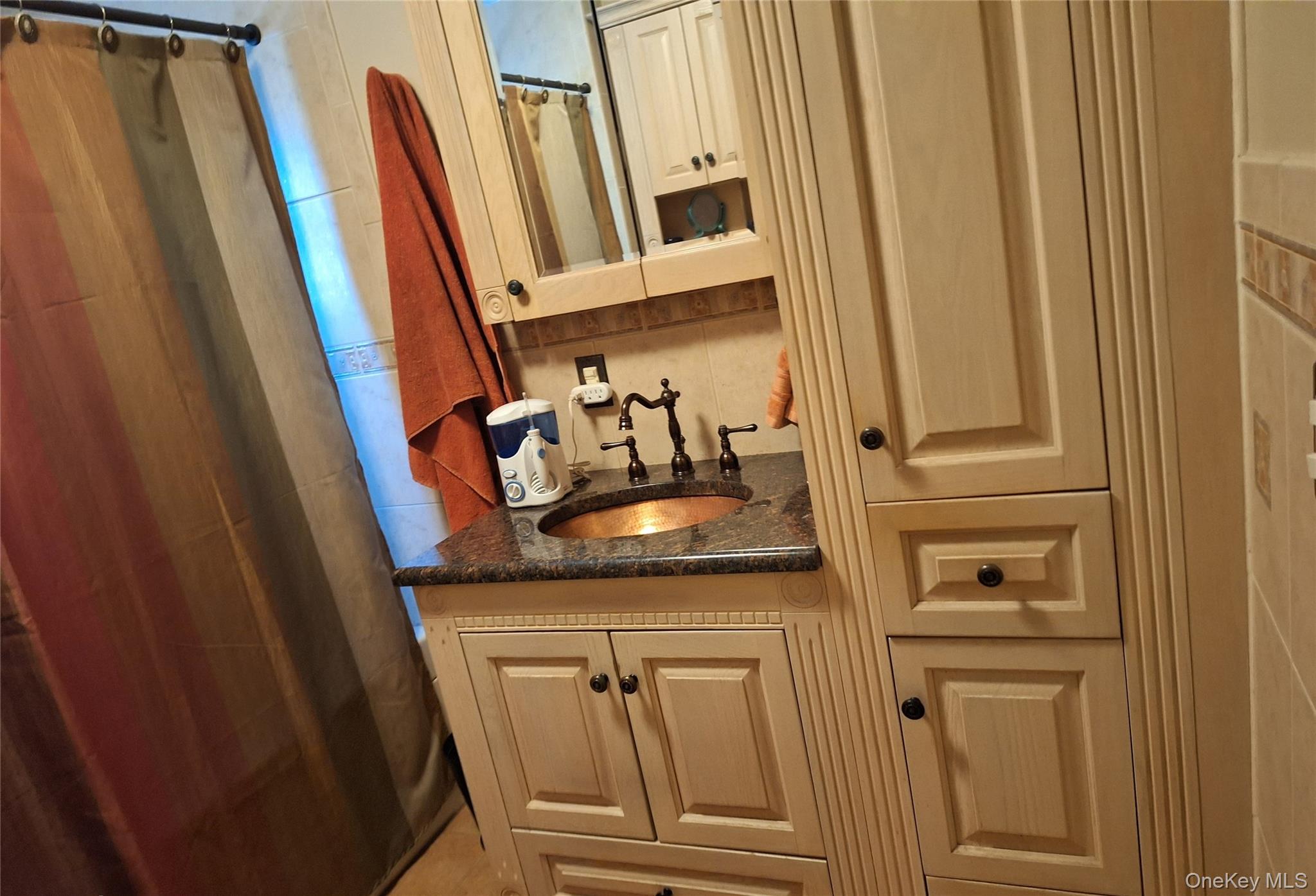 Woodhaven, New York, 11421, United States, 4 Bedrooms Bedrooms, ,2 BathroomsBathrooms,Residential,For Sale,2048228