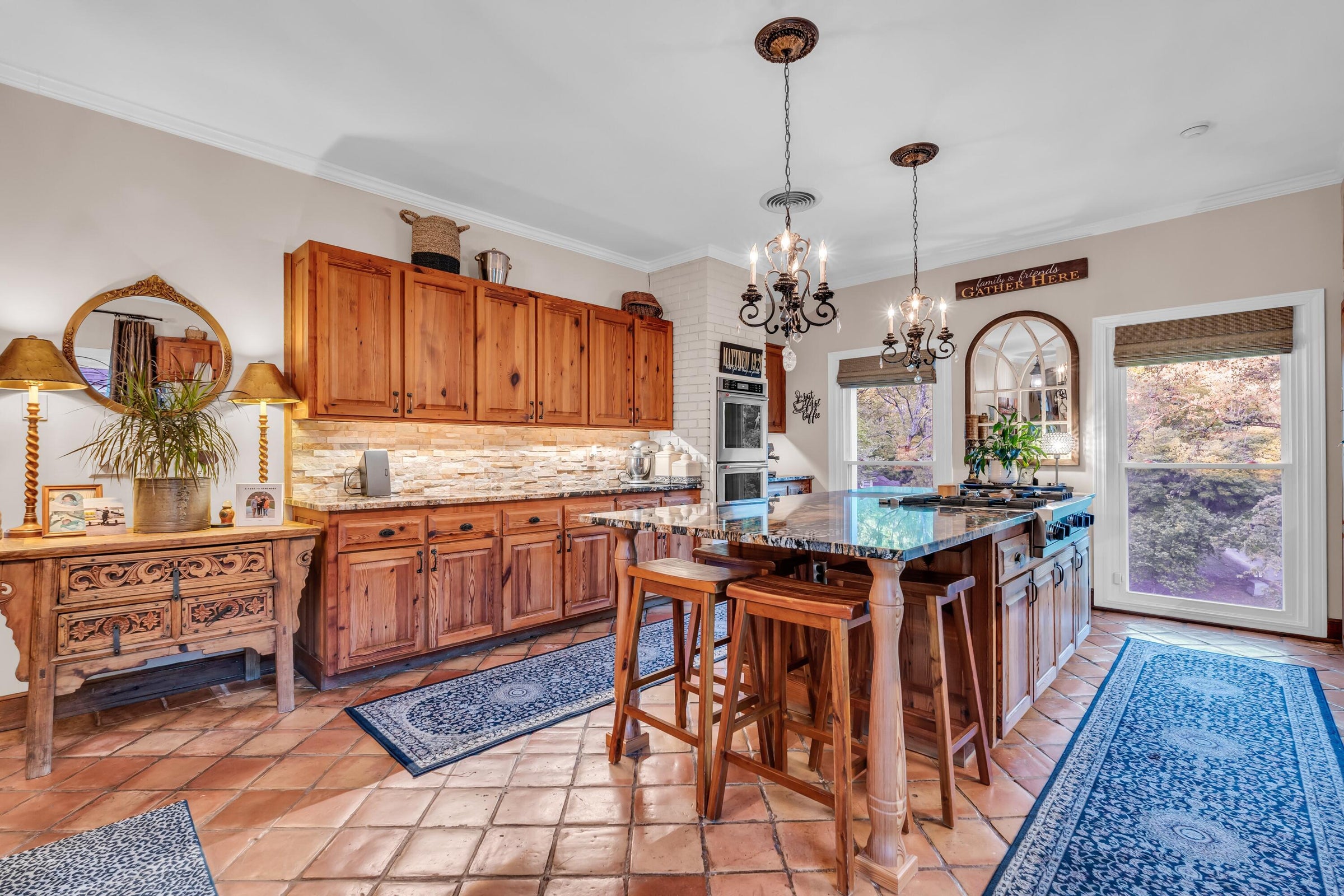 Columbus, Mississippi, 39705, United States, 4 Bedrooms Bedrooms, ,4 BathroomsBathrooms,Residential,For Sale,1976327