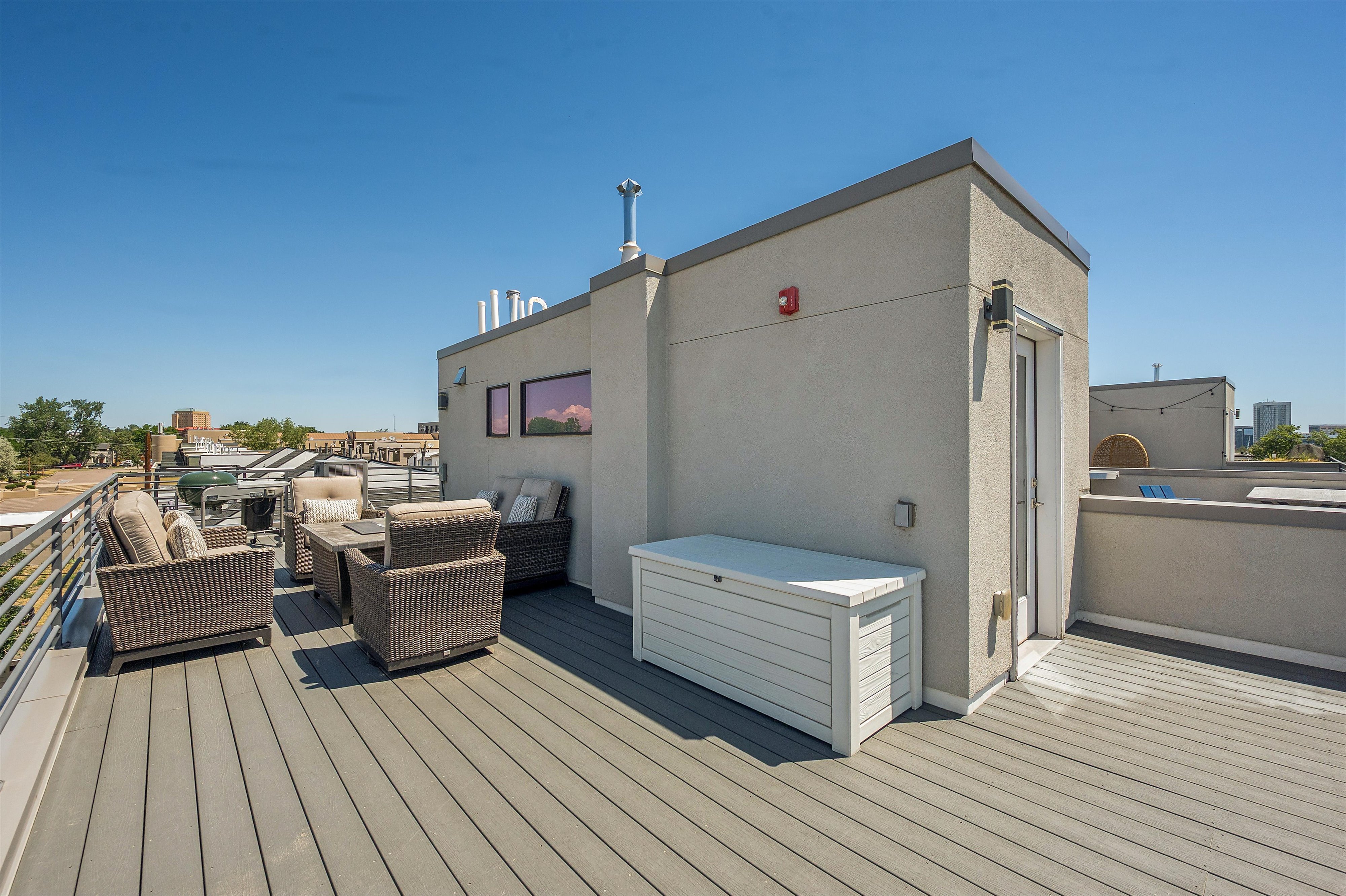  Condo Perched Above Jefferson Park with Rooftop Deck - 物件實景