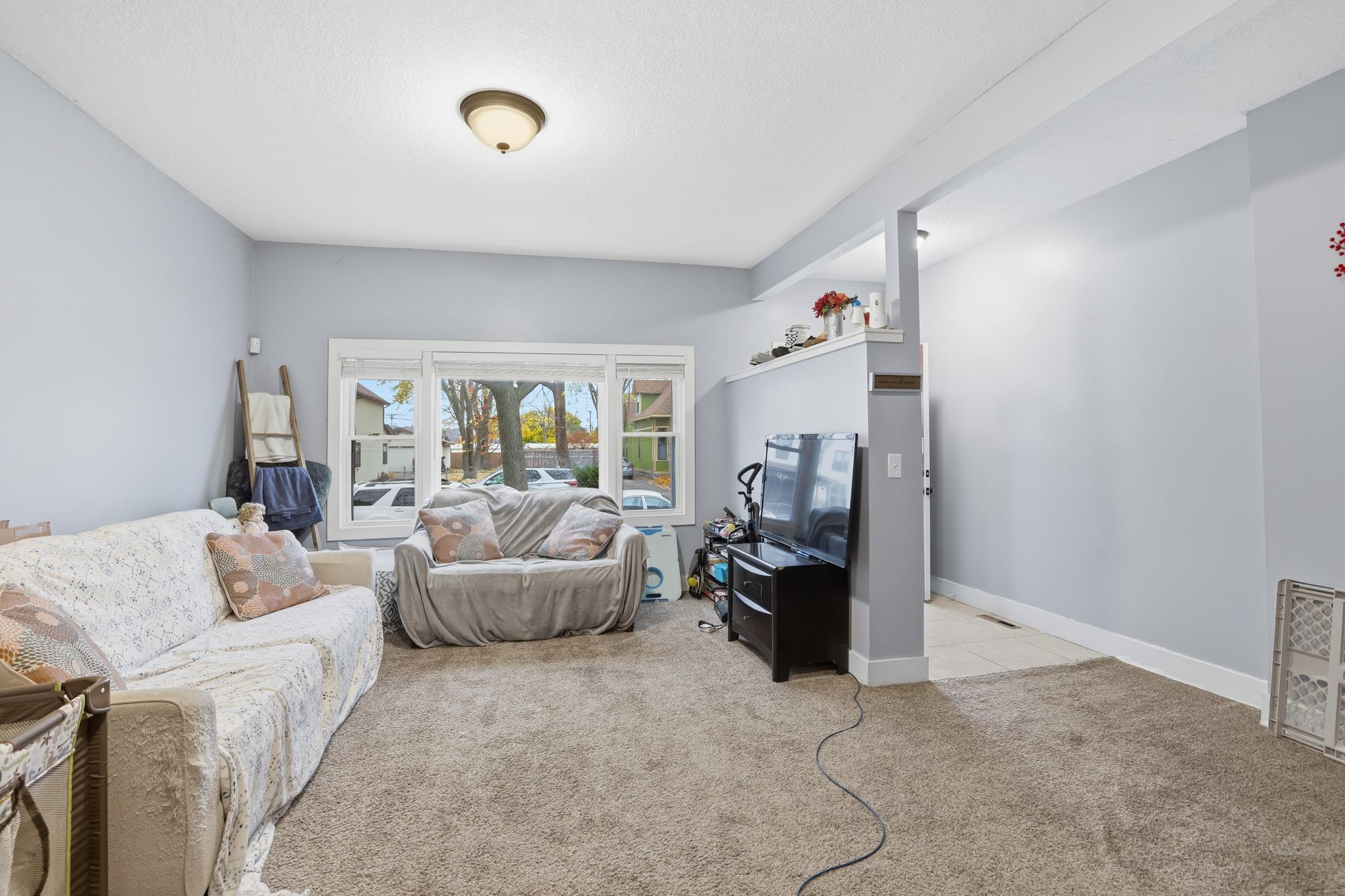 Saint Paul, Minnesota, 55102, United States, ,Residential,For Sale,1989124