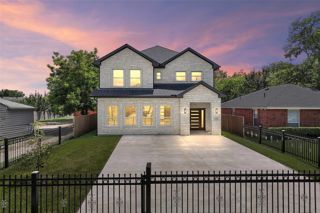 Dallas, Texas, 75212, United States, 4 Bedrooms Bedrooms, ,3 BathroomsBathrooms,Residential,For Sale,1930273