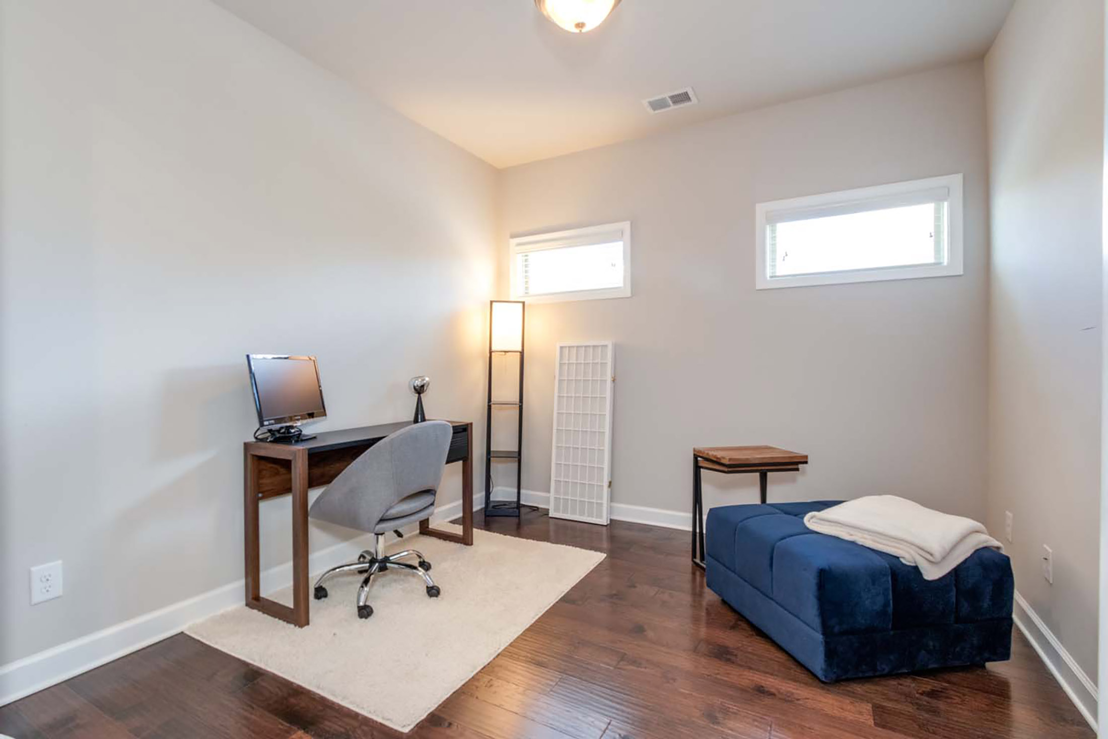  Four-Bedroom Brick Corner Lot in Jamestown - 物件實景