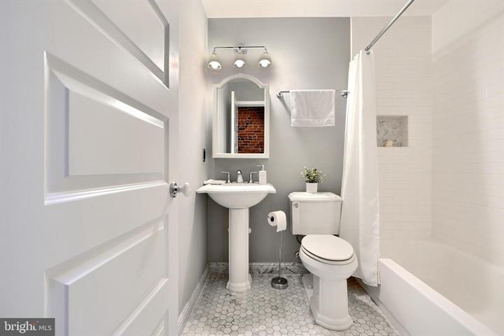 Baltimore, Maryland, 21224, United States, 3 Bedrooms Bedrooms, ,3 BathroomsBathrooms,Residential,For Sale,1930915