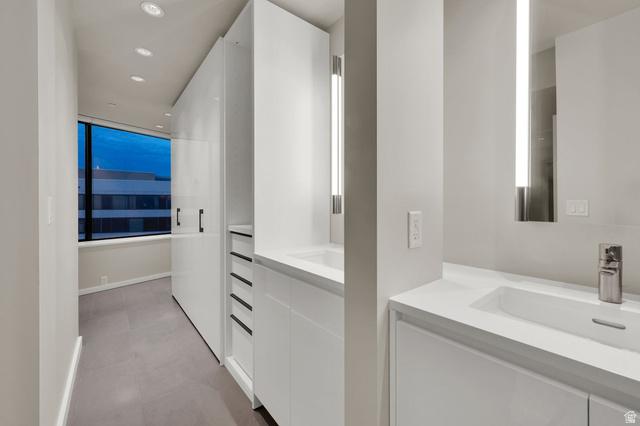 Salt Lake City, Utah, 84101, United States, 3 Bedrooms Bedrooms, ,4 BathroomsBathrooms,Residential,For Sale,2005313