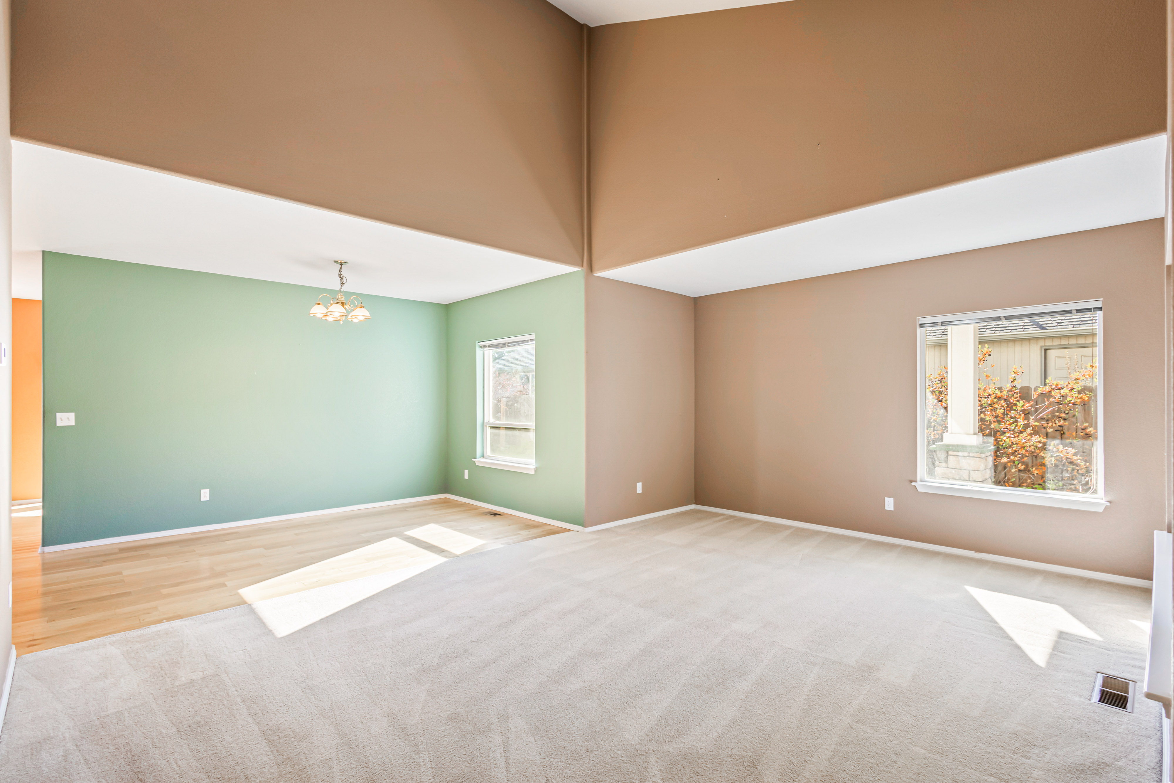 Redmond, Oregon, 97756, United States, 3 Bedrooms Bedrooms, ,3 BathroomsBathrooms,Residential,For Sale,1985077