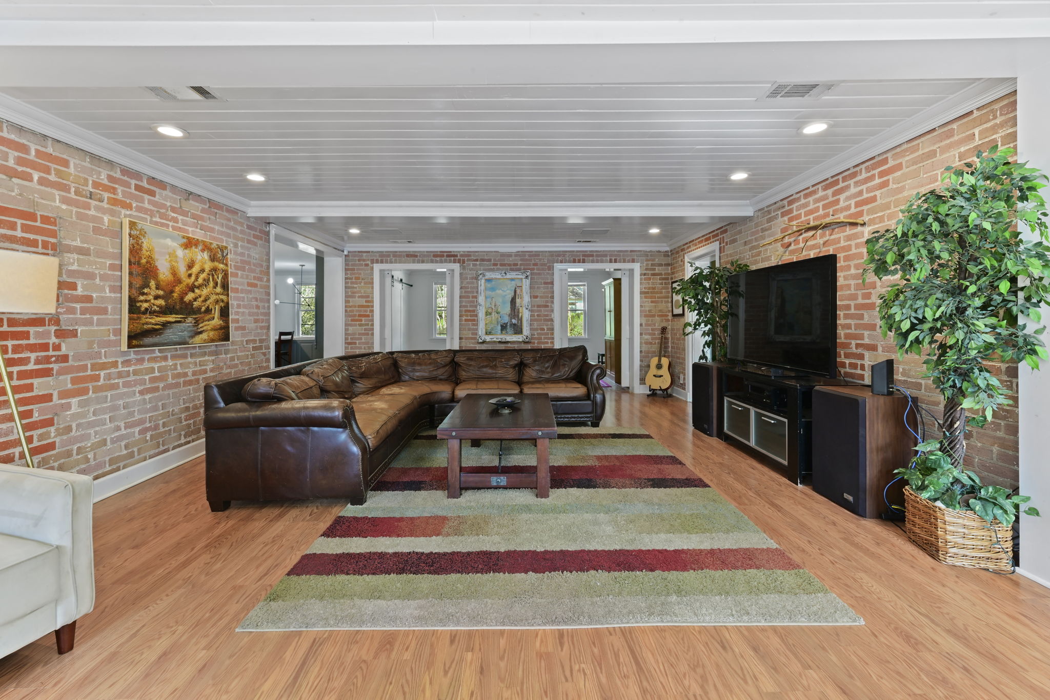 Baton Rouge, Louisiana, 70808, United States, 4 Bedrooms Bedrooms, ,3 BathroomsBathrooms,Residential,For Sale,2000446