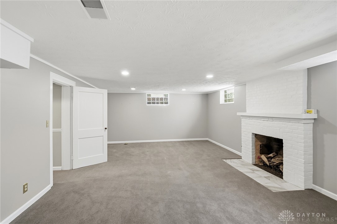 Oakwood, Ohio, 45409, United States, 4 Bedrooms Bedrooms, ,3 BathroomsBathrooms,Residential,For Sale,1987886