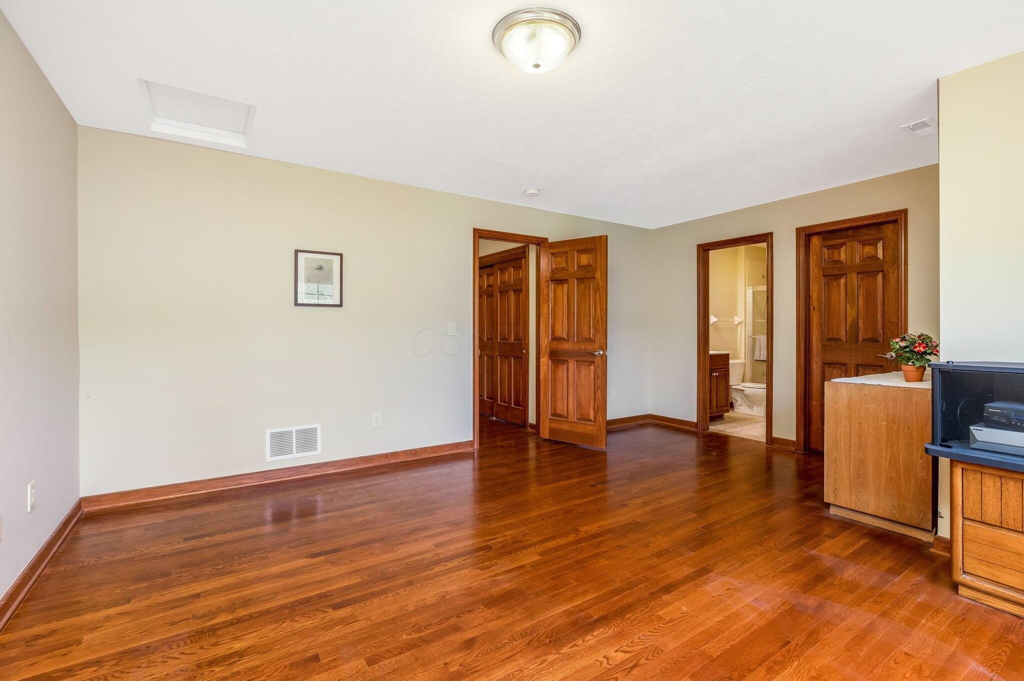 Blacklick, Ohio, 43004, United States, 4 Bedrooms Bedrooms, ,4 BathroomsBathrooms,Residential,For Sale,1860934