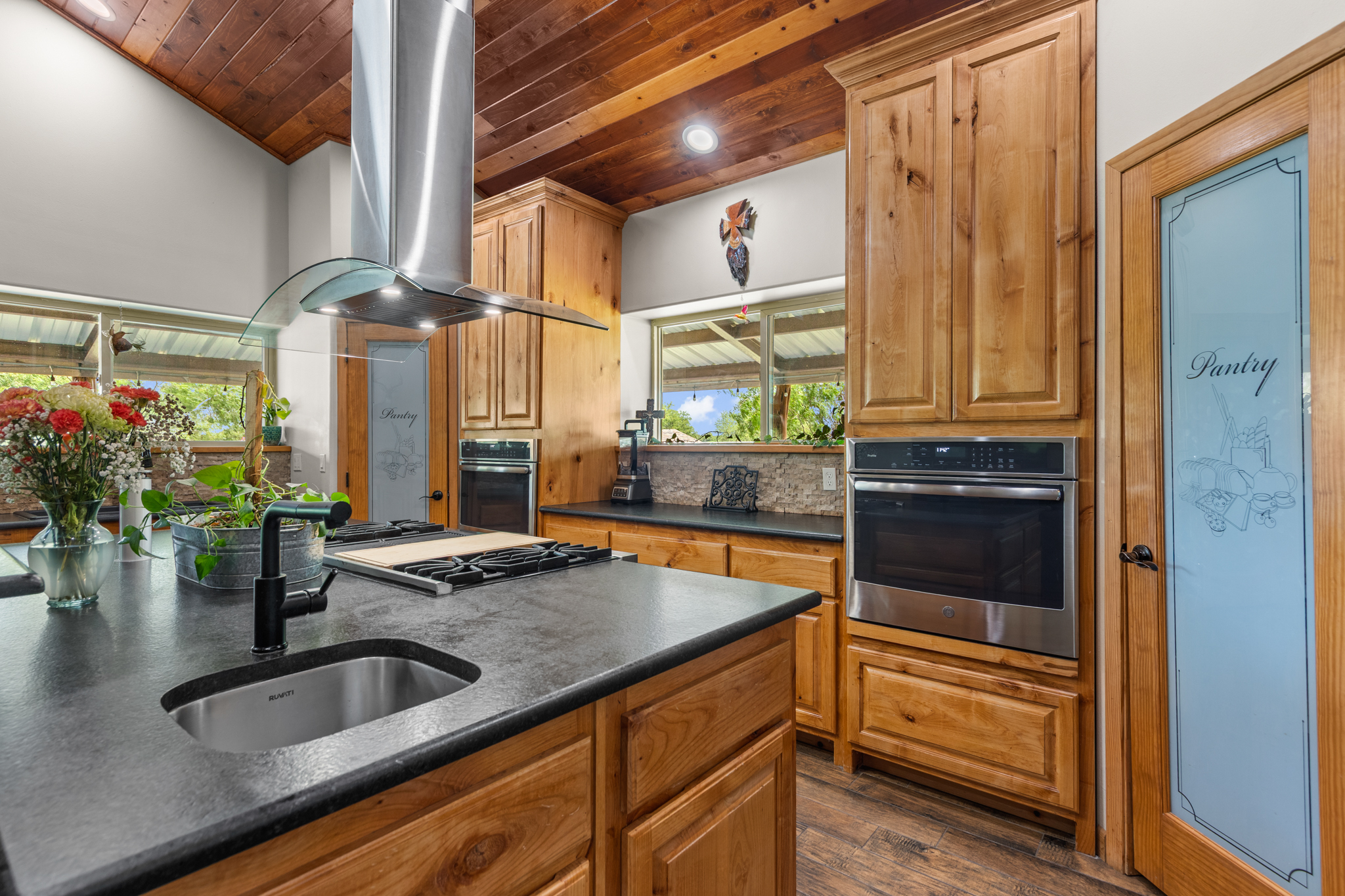 La Feria, Texas, 78559, United States, 3 Bedrooms Bedrooms, ,3 BathroomsBathrooms,Residential,For Sale,1890902