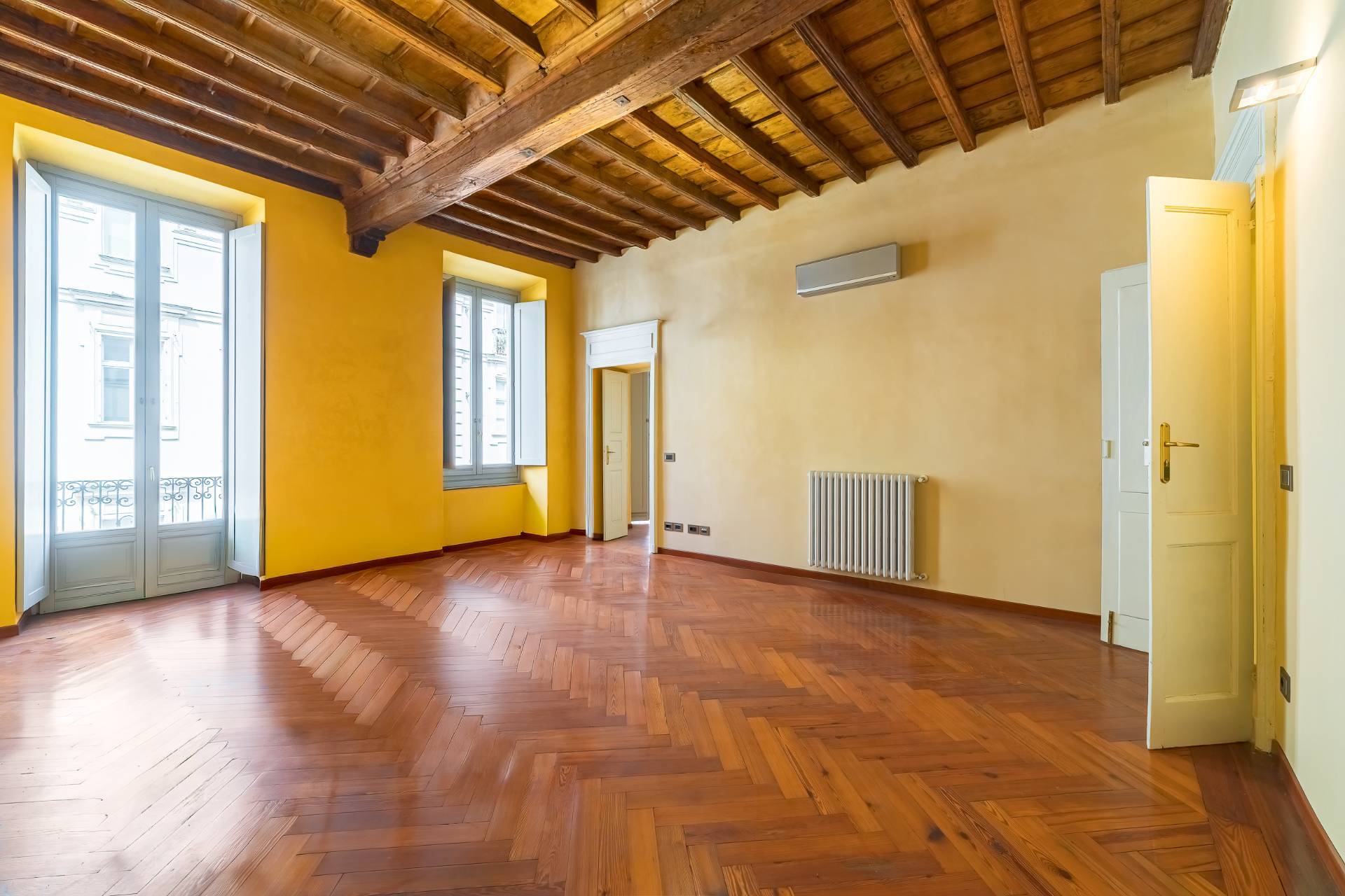 Torino, Torino, 10100, IT, 3 Bedrooms Bedrooms, ,1 BathroomBathrooms,Residential,For Sale,1925782