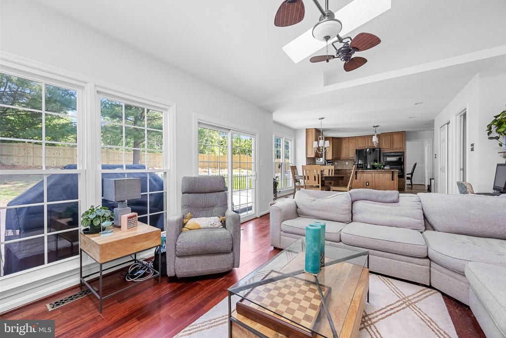 Gainesville, Virginia, 20155, United States, 4 Bedrooms Bedrooms, ,3 BathroomsBathrooms,Residential,For Sale,2049093