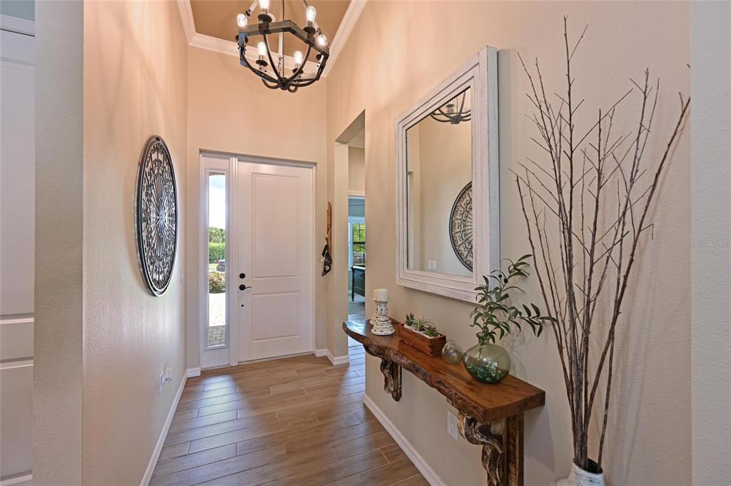 Bradenton, Florida, 34212, United States, 2 Bedrooms Bedrooms, ,2 BathroomsBathrooms,Residential,For Sale,1948137