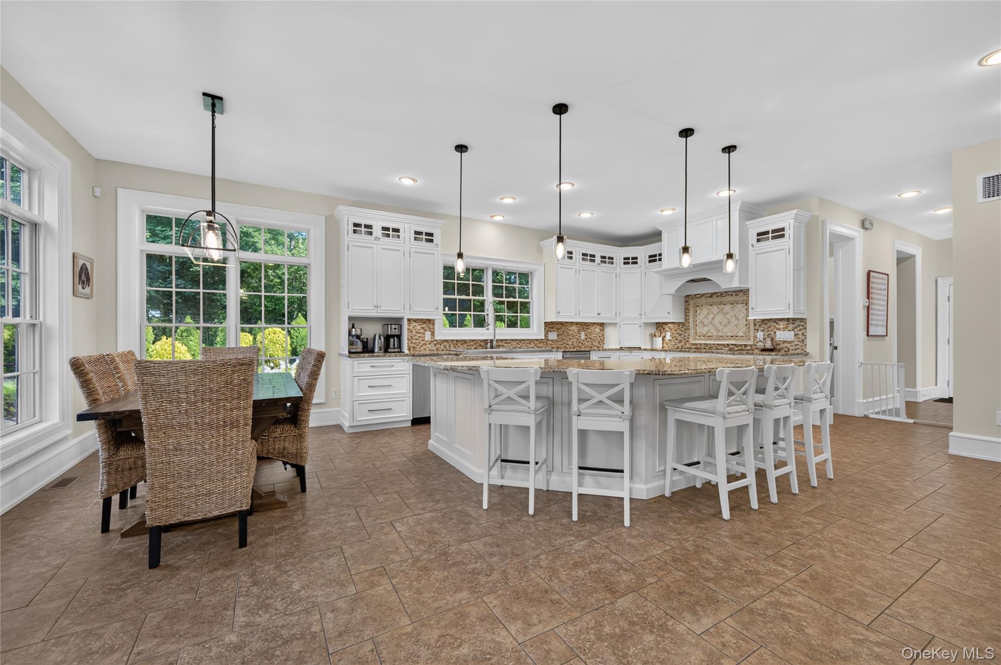  15 Thorman Lane, Huntington, NY, 11743 - 物件實景