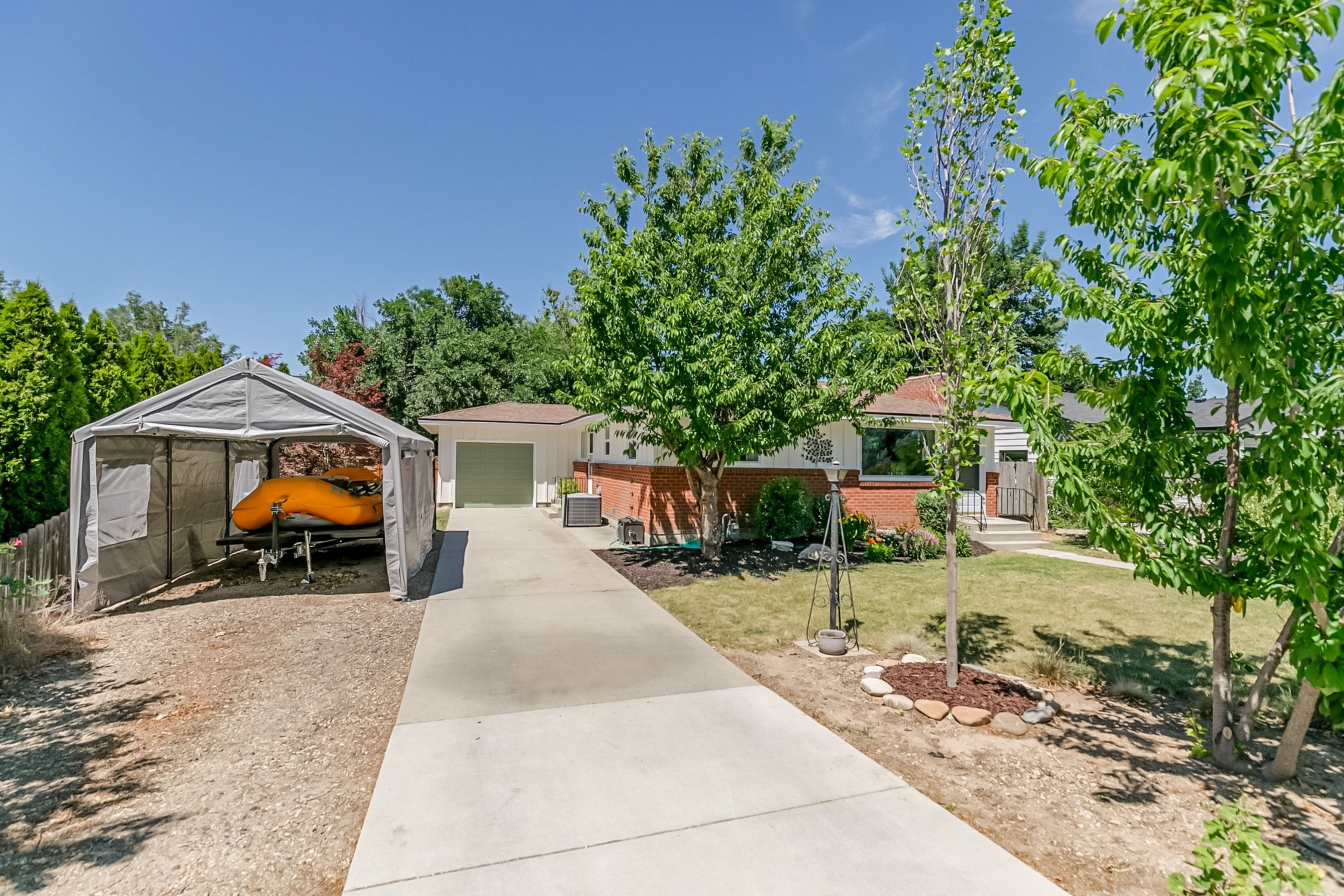  Parklike Yard, 3 Bedroom 1.5 Bath Home - 物件實景