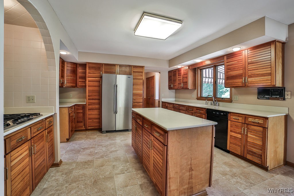 Grand Island, New York, 14072, United States, 4 Bedrooms Bedrooms, ,4 BathroomsBathrooms,Residential,For Sale,1899364
