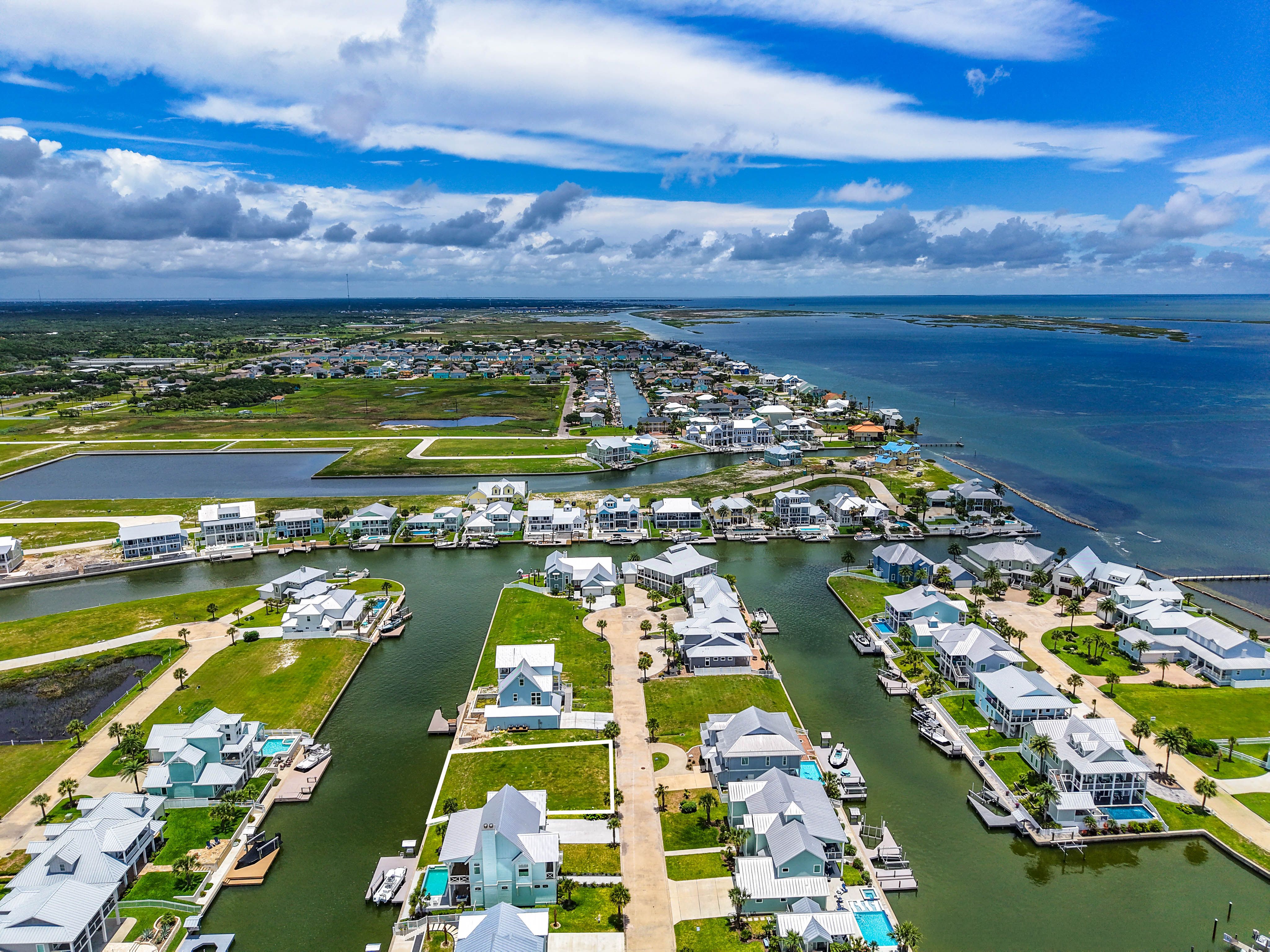  Scenic Rockport Canal-Front Lot - 物件實景