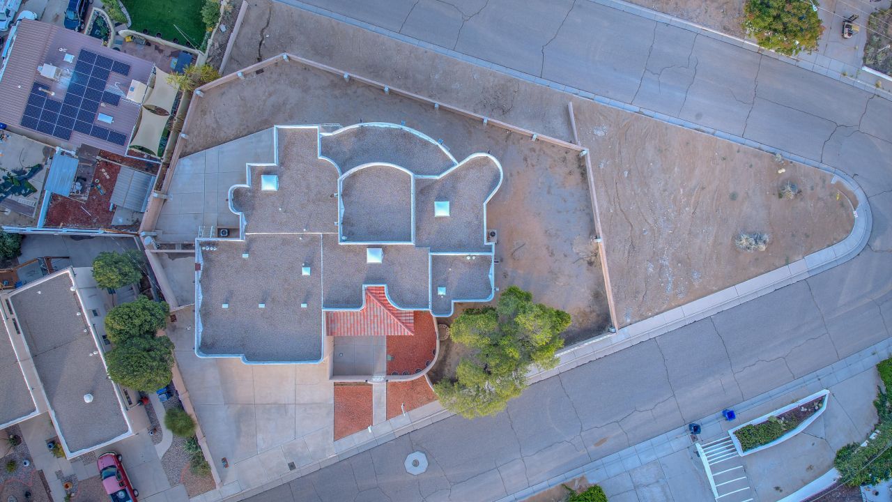 Albuquerque, New Mexico, 87105, United States, 3 Bedrooms Bedrooms, ,4 BathroomsBathrooms,Residential,For Sale,1947085