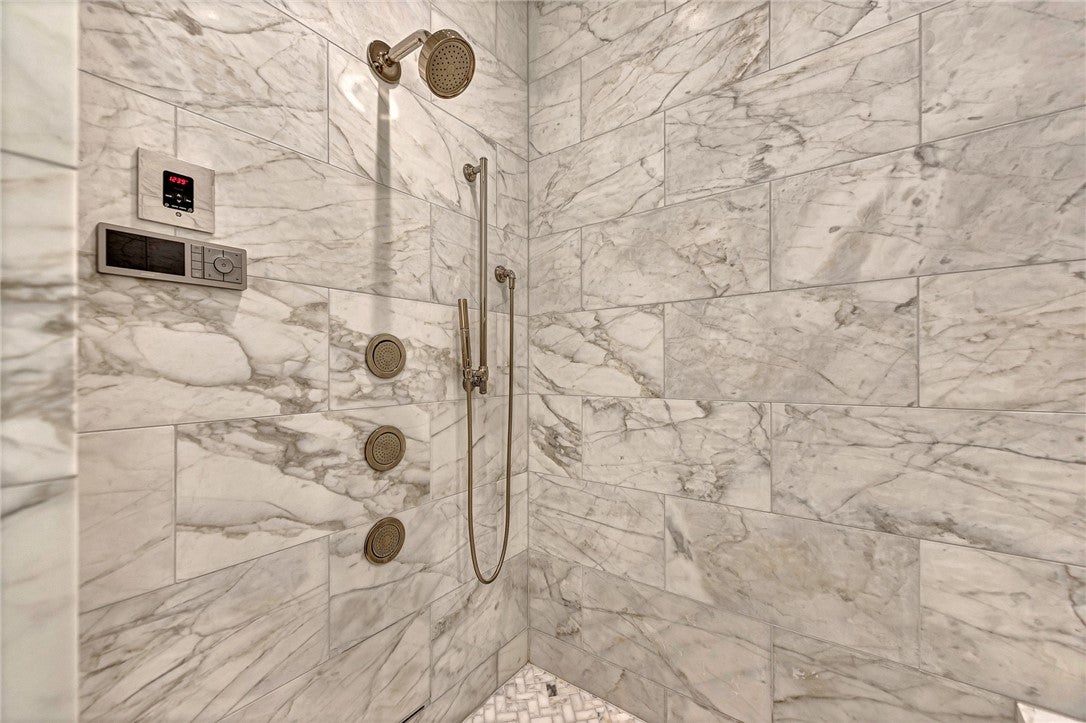 Fayetteville, Arkansas, 72704, United States, 4 Bedrooms Bedrooms, ,5 BathroomsBathrooms,Residential,For Sale,1993299