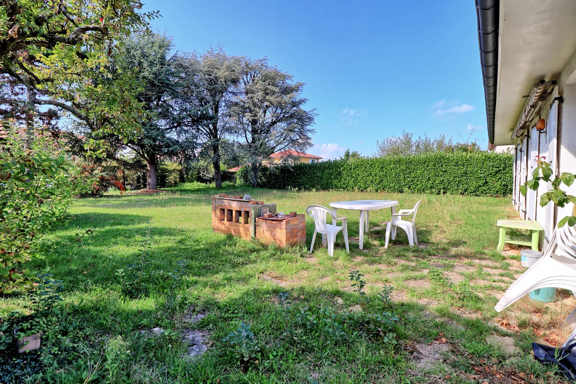 Francheville, Auvergne-Rhône-Alpes, 69340, FR, 4 Bedrooms Bedrooms, ,1 BathroomBathrooms,Residential,For Sale,1955065