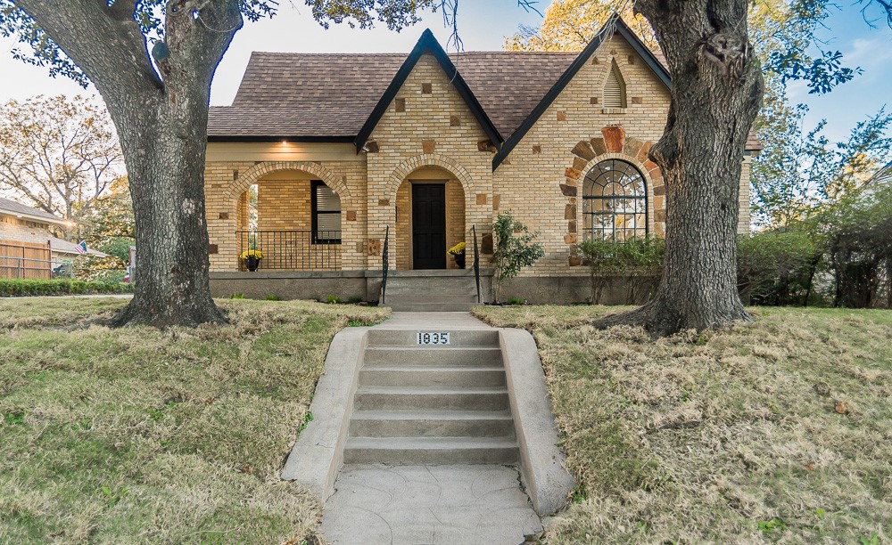 Dallas, Texas, 75203, United States, 2 Bedrooms Bedrooms, ,2 BathroomsBathrooms,Residential,For Sale,1993579