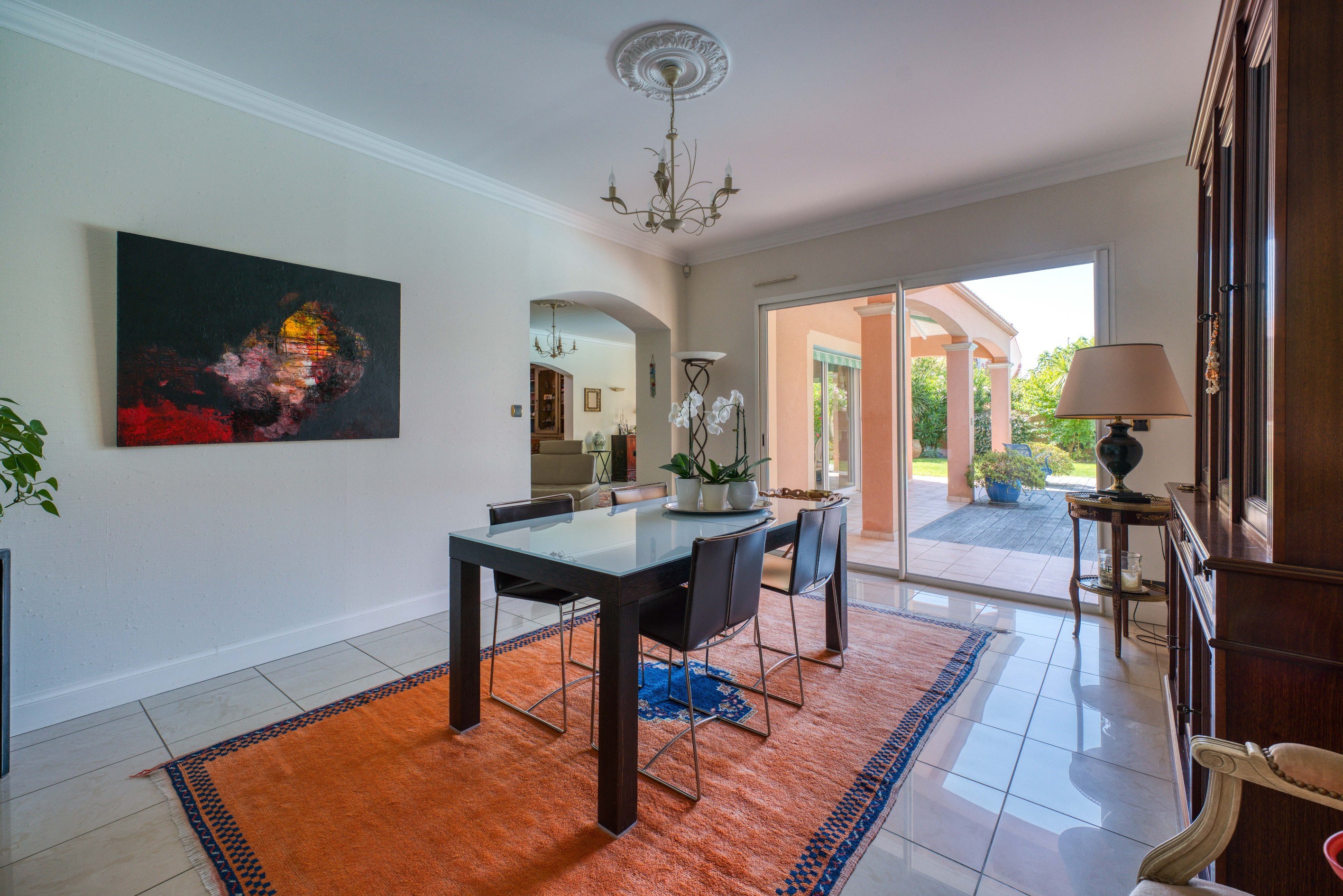  Exceptional Contemporary Villa with Pool and Premium Features - 物件實景