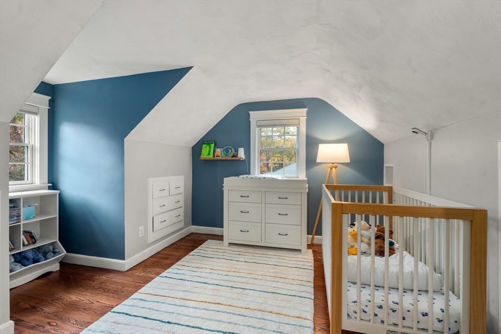 Needham, Massachusetts, 02492, United States, 4 Bedrooms Bedrooms, ,2 BathroomsBathrooms,Residential,For Sale,1987810