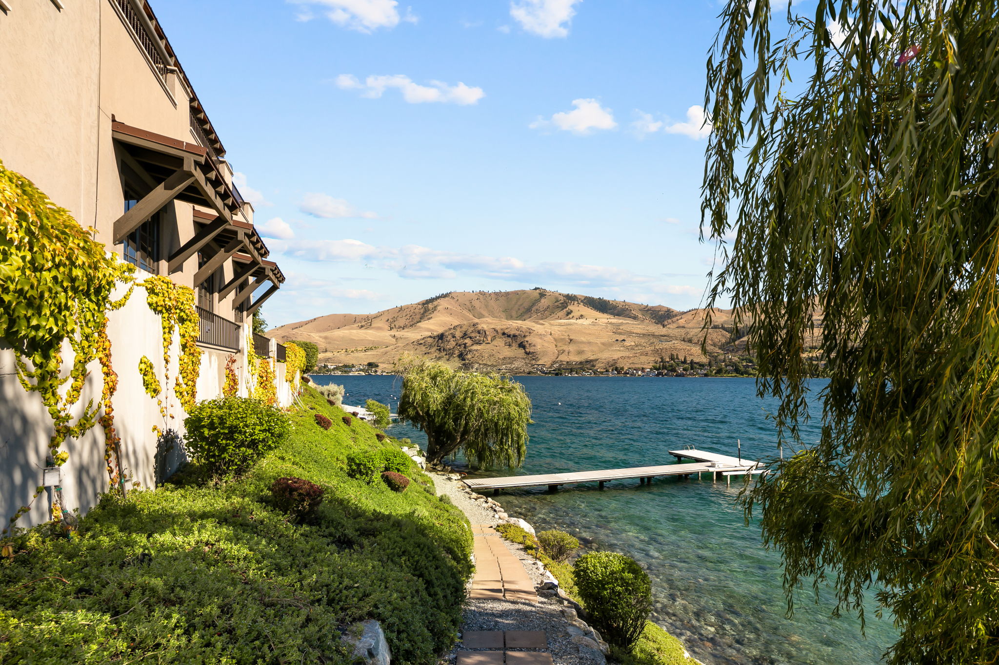  Waterfront Tuscan Estate - 物件實景