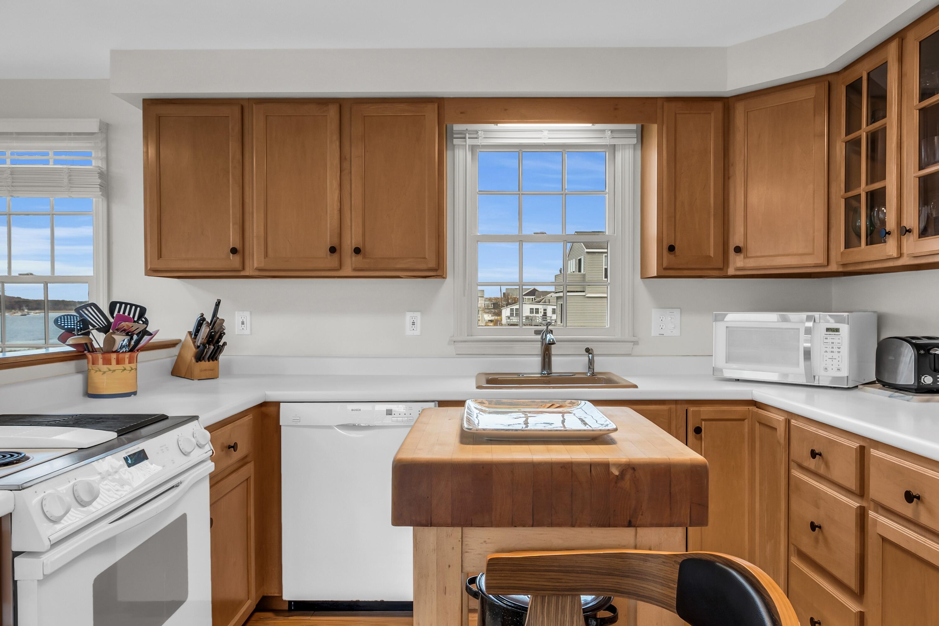 Wells, Maine, 04090, United States, 3 Bedrooms Bedrooms, ,2 BathroomsBathrooms,Residential,For Sale,1992040