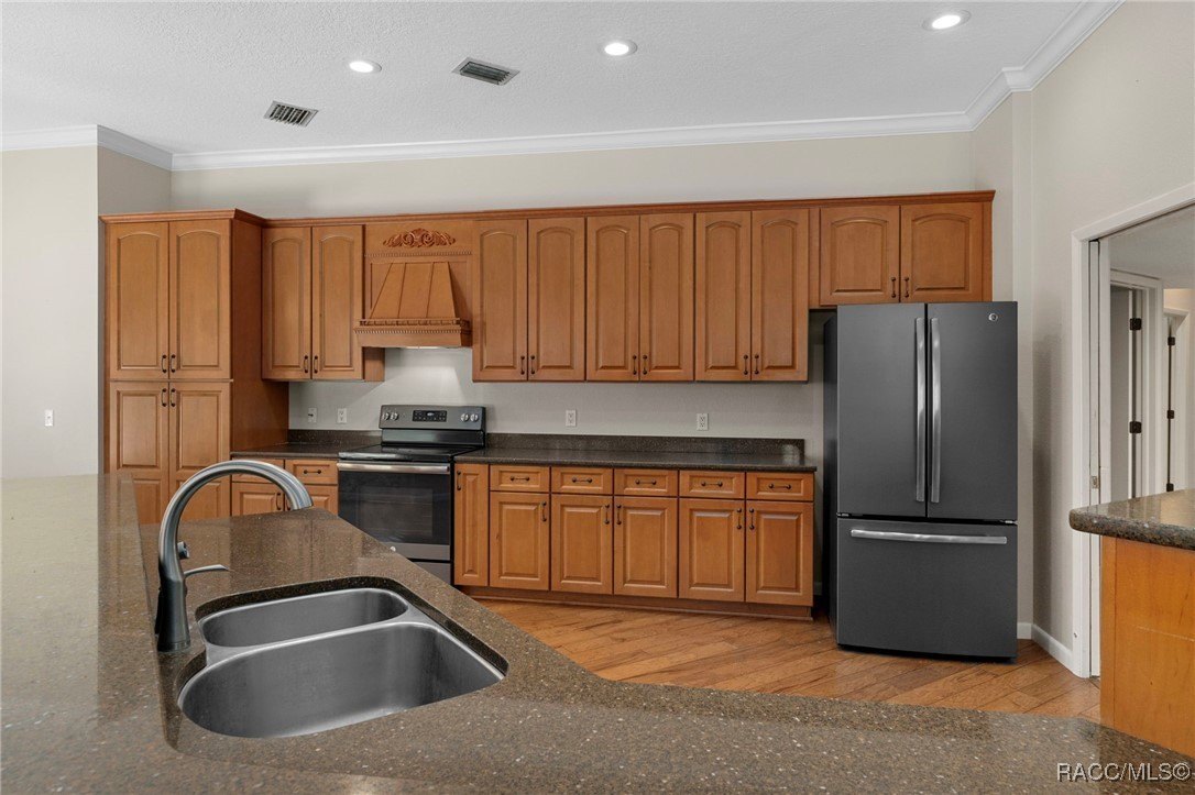 Homosassa, Florida, 34446, United States, 5 Bedrooms Bedrooms, ,4 BathroomsBathrooms,Residential,For Sale,1916240