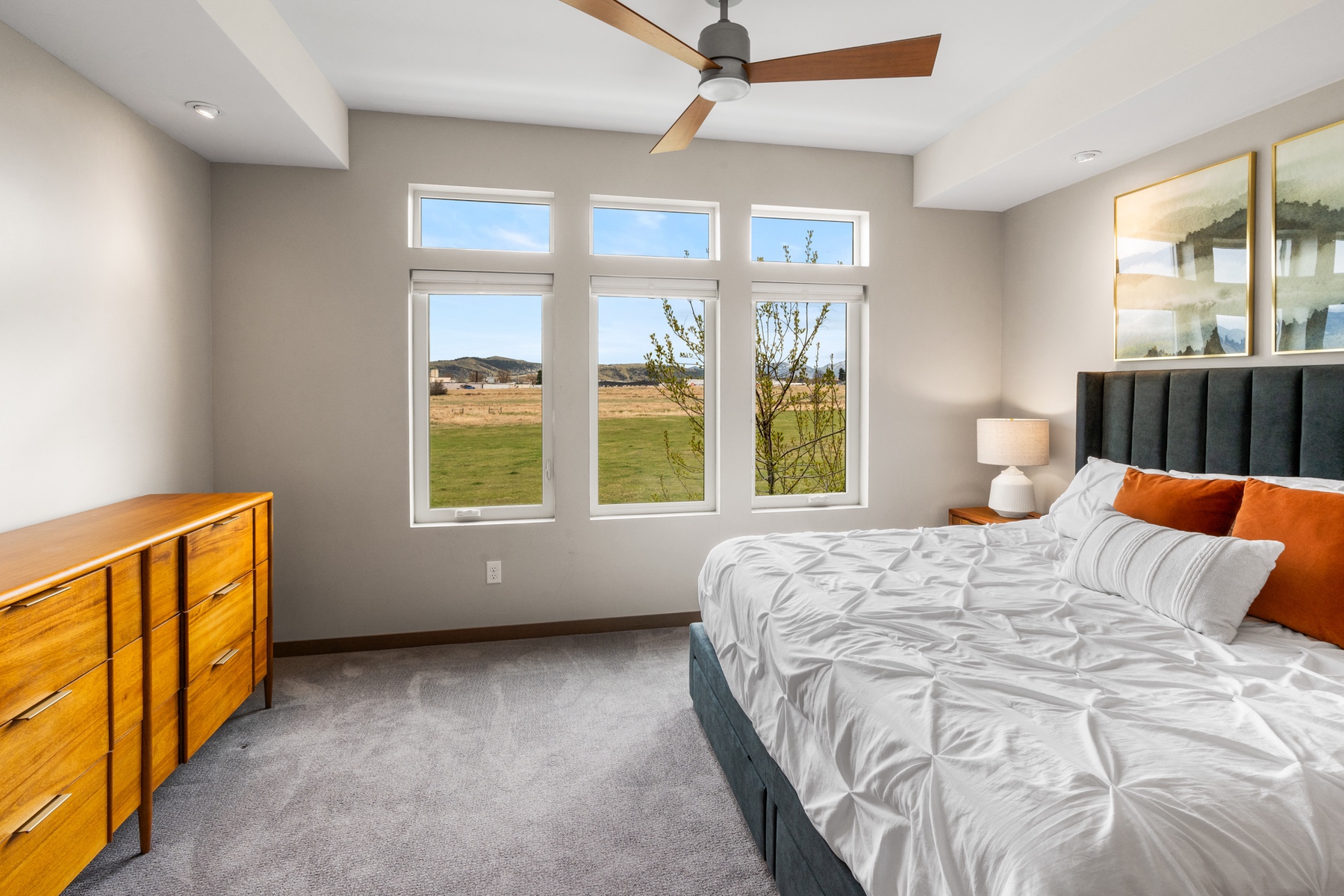  1041 N 12th Ave - 物件實景