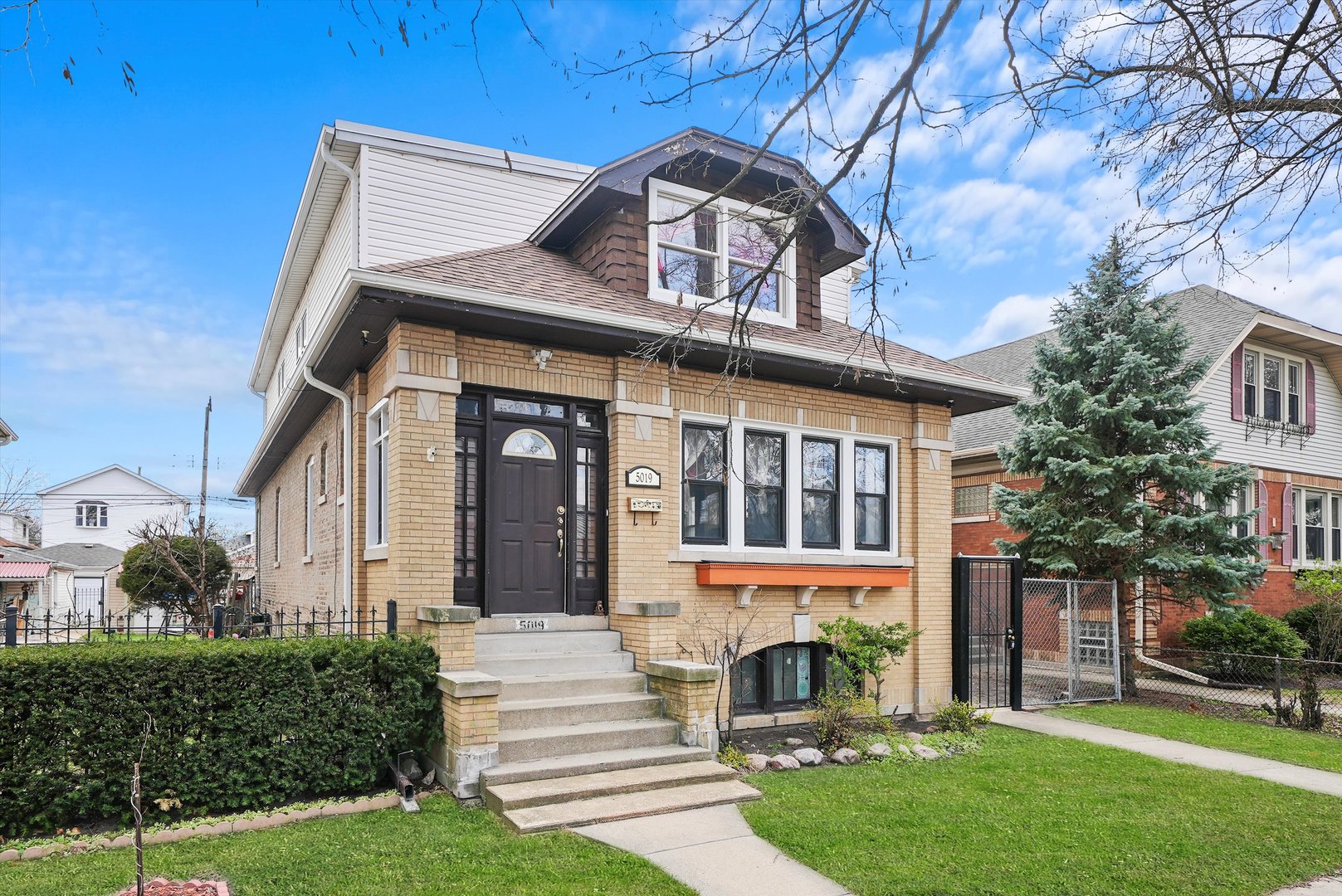 Chicago, Illinois, 60630, United States, 8 Bedrooms Bedrooms, ,3 BathroomsBathrooms,Residential,For Sale,1892523