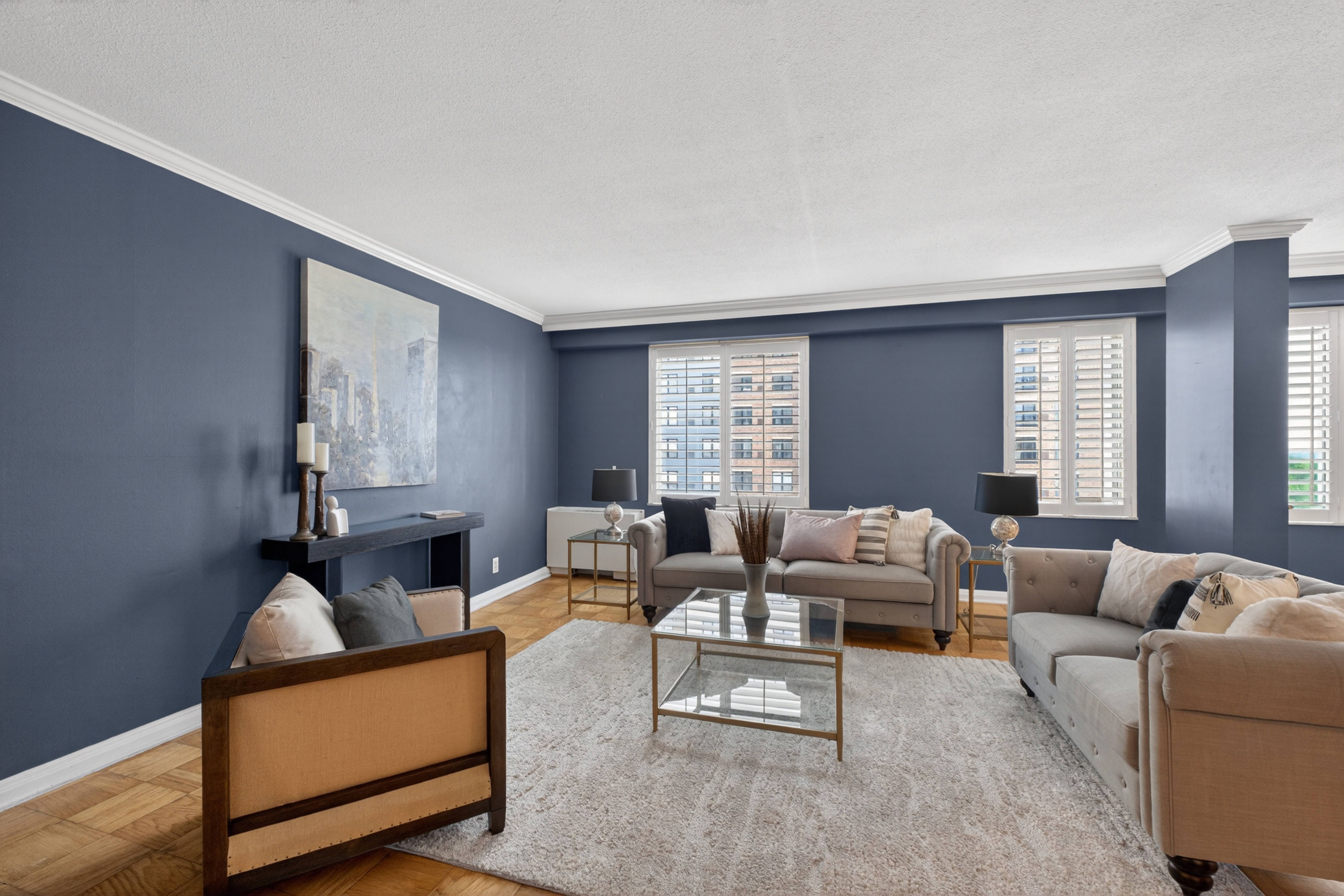  Enter a Light-Filled Corner Unit with Stunning Eastern and Southern Views - 物件實景