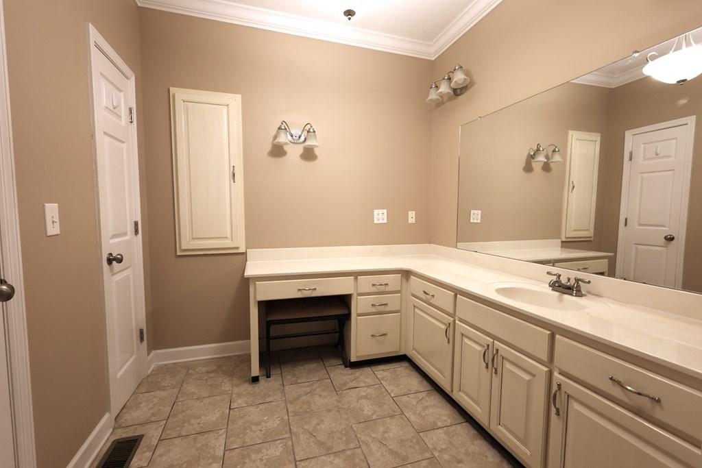 DALTON, Georgia, 30721, United States, 3 Bedrooms Bedrooms, ,3 BathroomsBathrooms,Residential,For Sale,1933476