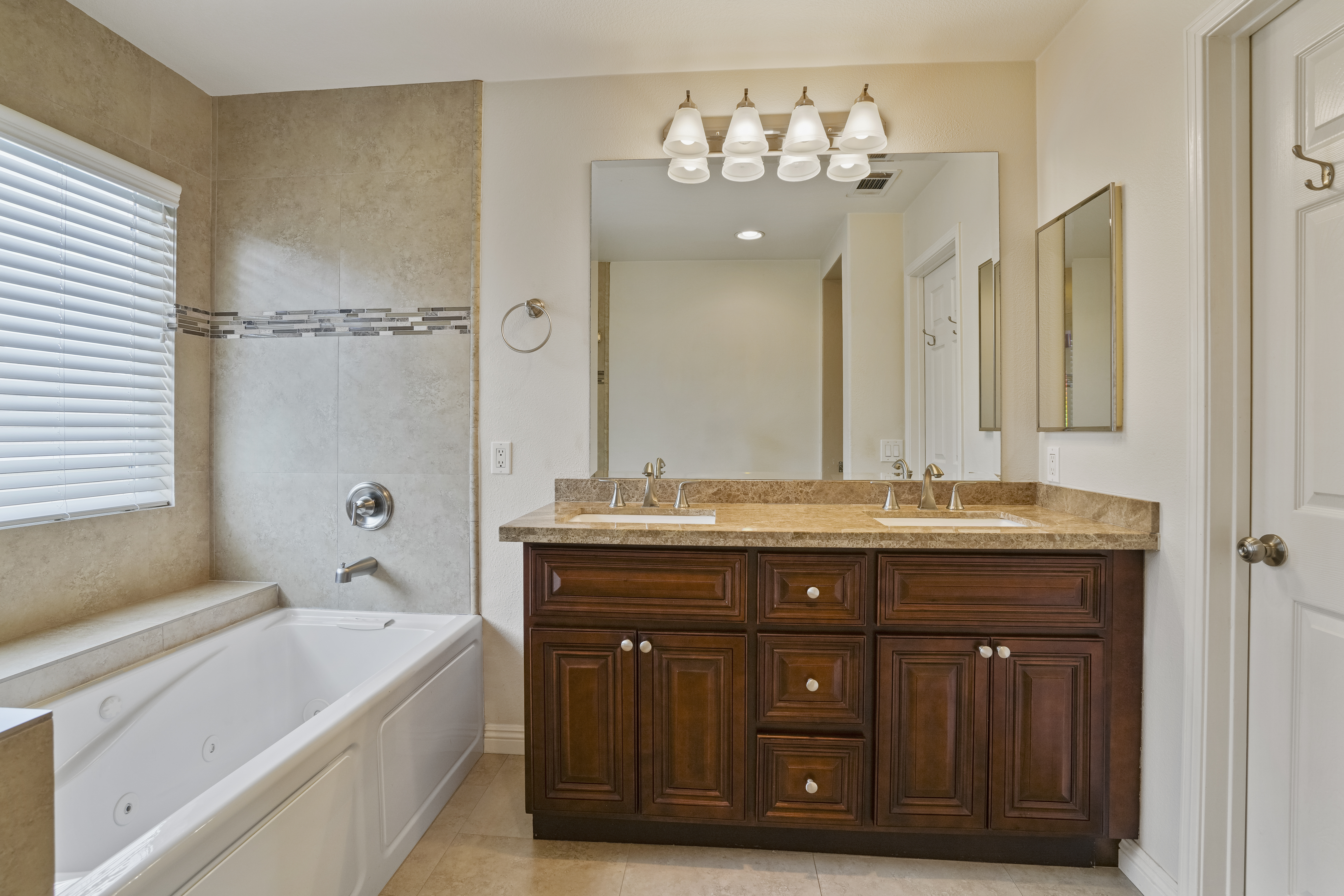  2496 Maxson Court, Signal Hill, CA 90755 - 物件實景