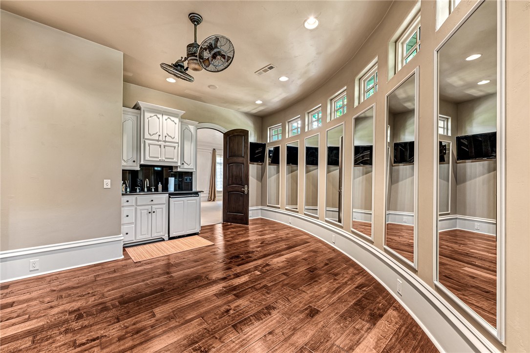 Rogers, Arkansas, 72758, United States, 3 Bedrooms Bedrooms, ,5 BathroomsBathrooms,Residential,For Sale,1857707