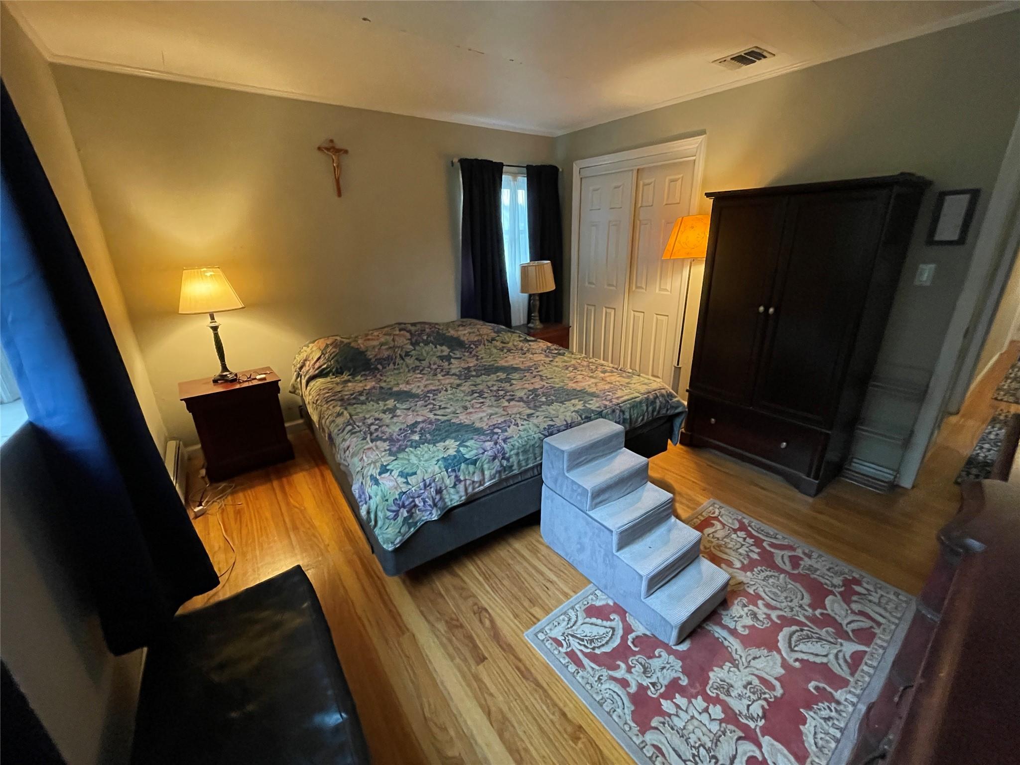 Lindenhurst, New York, 11757, United States, 3 Bedrooms Bedrooms, ,2 BathroomsBathrooms,Residential,For Sale,1920601