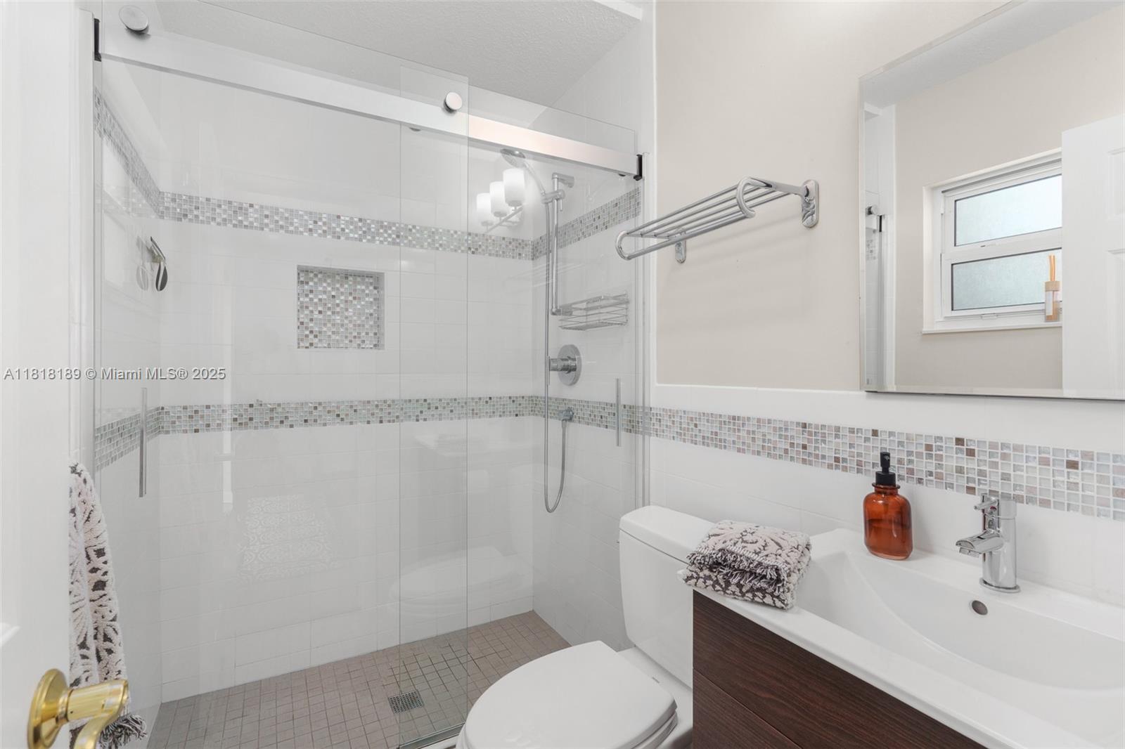 Wilton Manors, Florida, 33334, United States, 2 Bedrooms Bedrooms, ,2 BathroomsBathrooms,Residential,For Sale,1846984