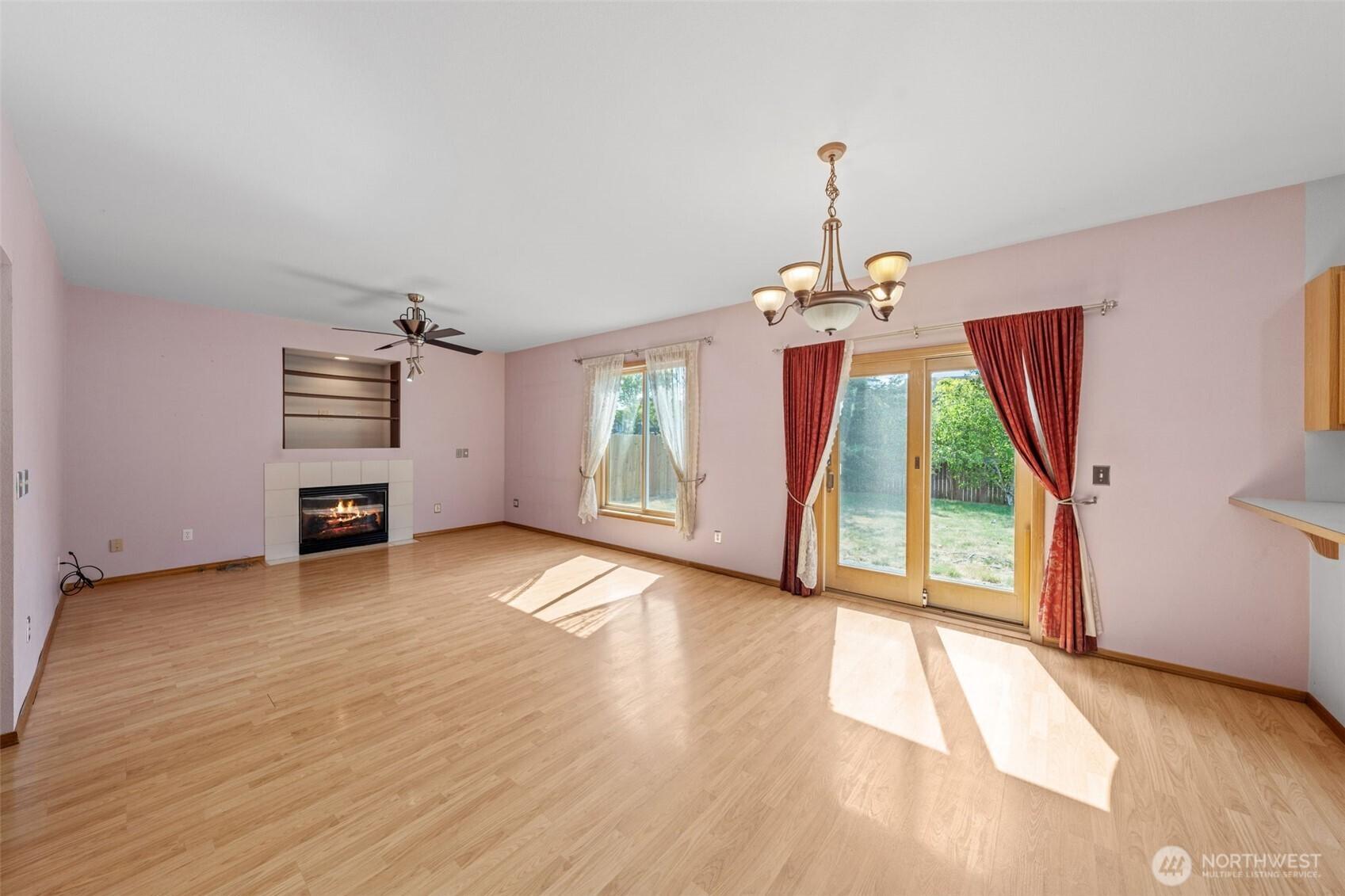 TACOMA, Washington, 98422, United States, 4 Bedrooms Bedrooms, ,3 BathroomsBathrooms,Residential,For Sale,1948002