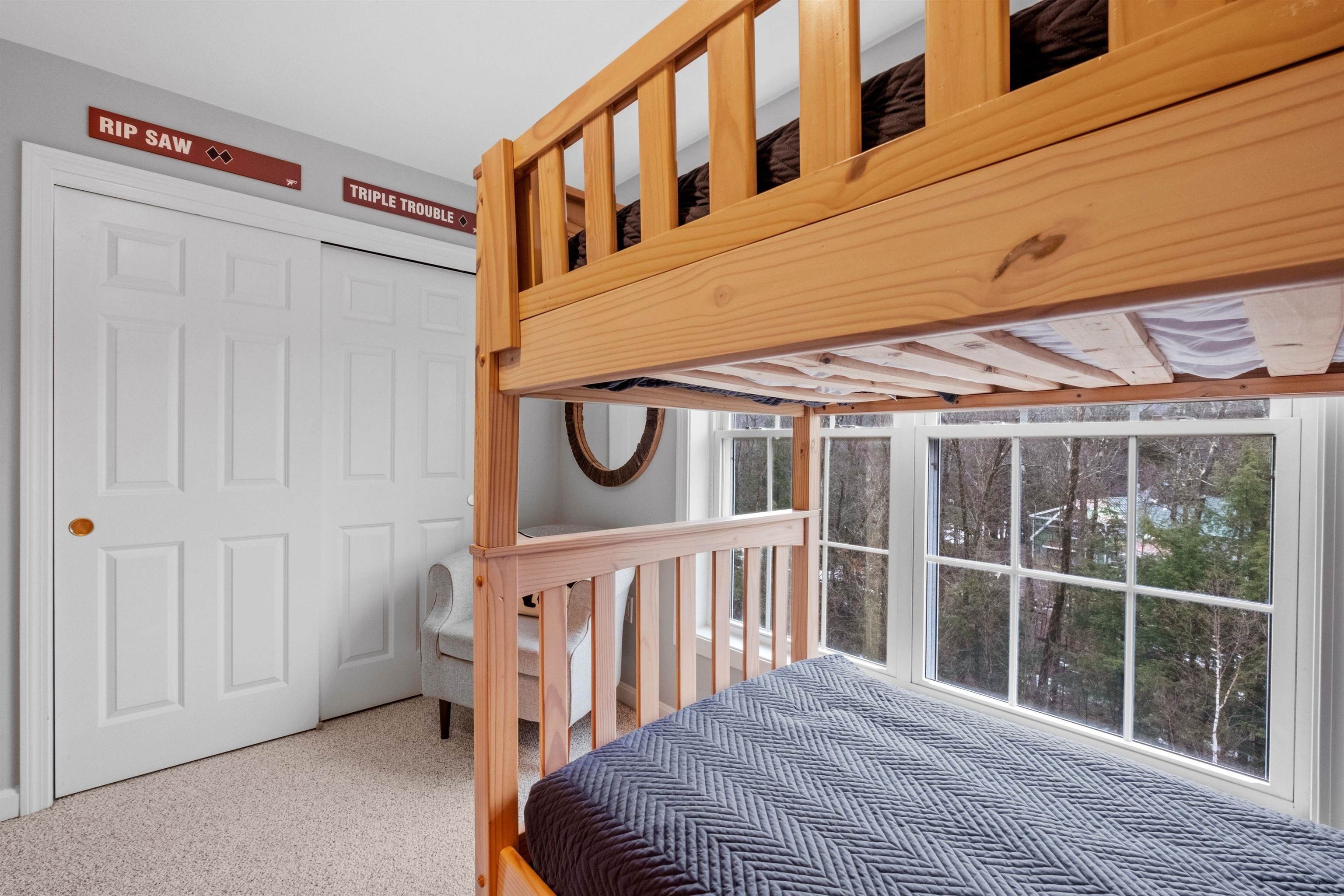 Lincoln, New Hampshire, 03251, United States, 4 Bedrooms Bedrooms, ,4 BathroomsBathrooms,Residential,For Sale,1915256