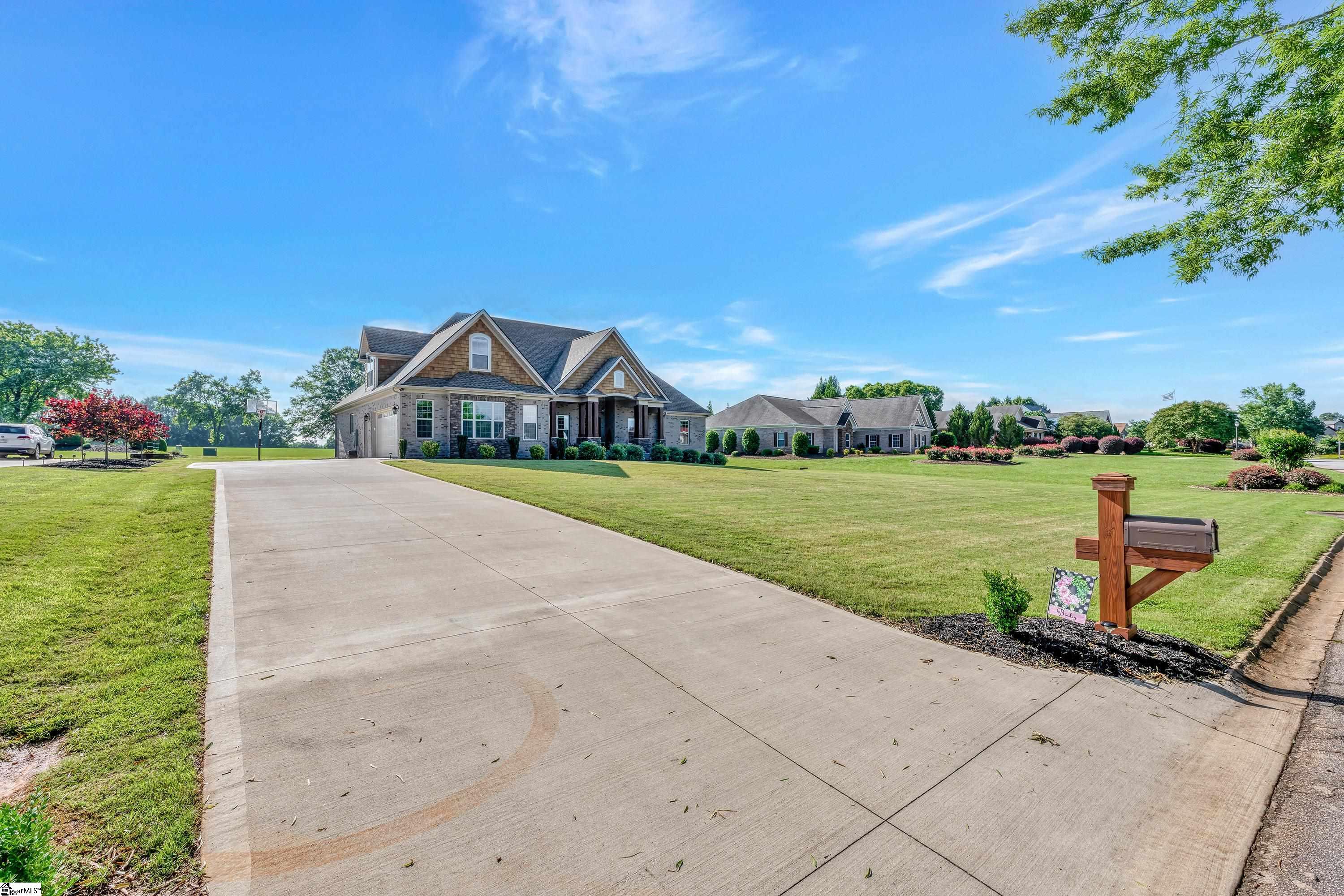 Campobello, South Carolina, 29322, United States, 4 Bedrooms Bedrooms, ,5 BathroomsBathrooms,Residential,For Sale,1827518