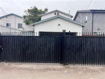 Los Angeles, California, 90061, United States, 4 Bedrooms Bedrooms, ,3 BathroomsBathrooms,Residential,For Sale,1944848